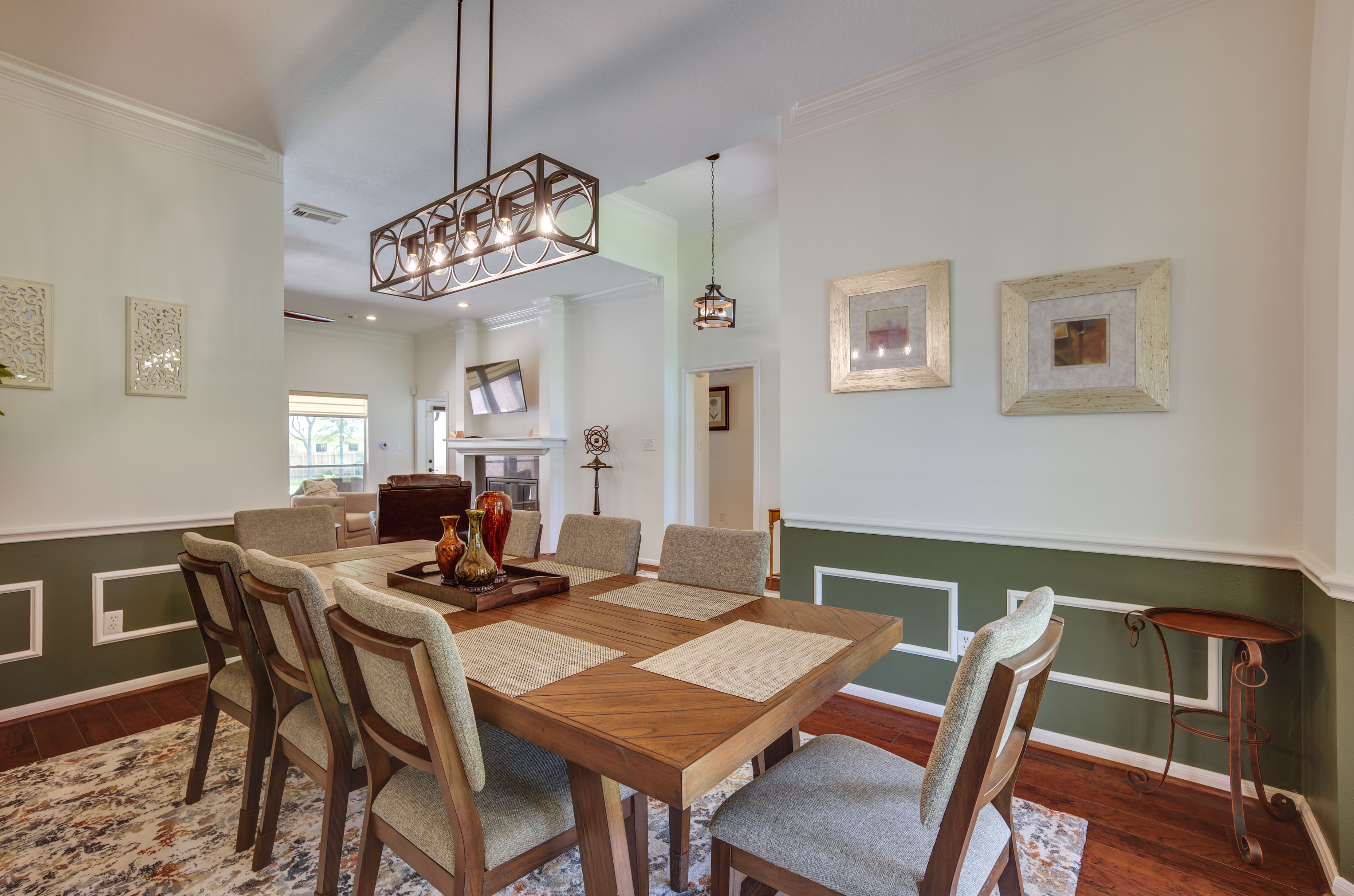 Dining Room | Dishware & Flatware Provided