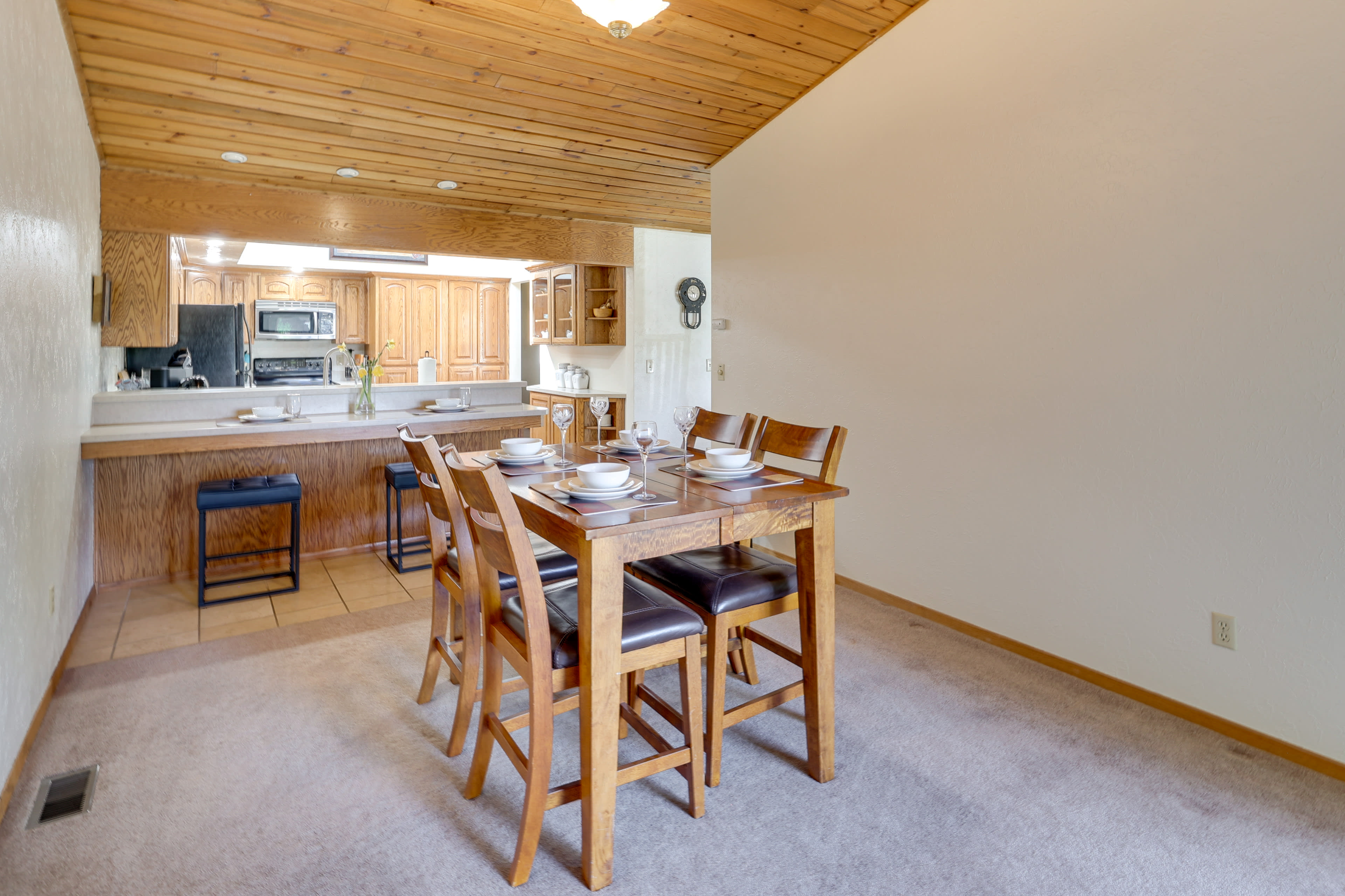 Dining Room | Dishware & Flatware