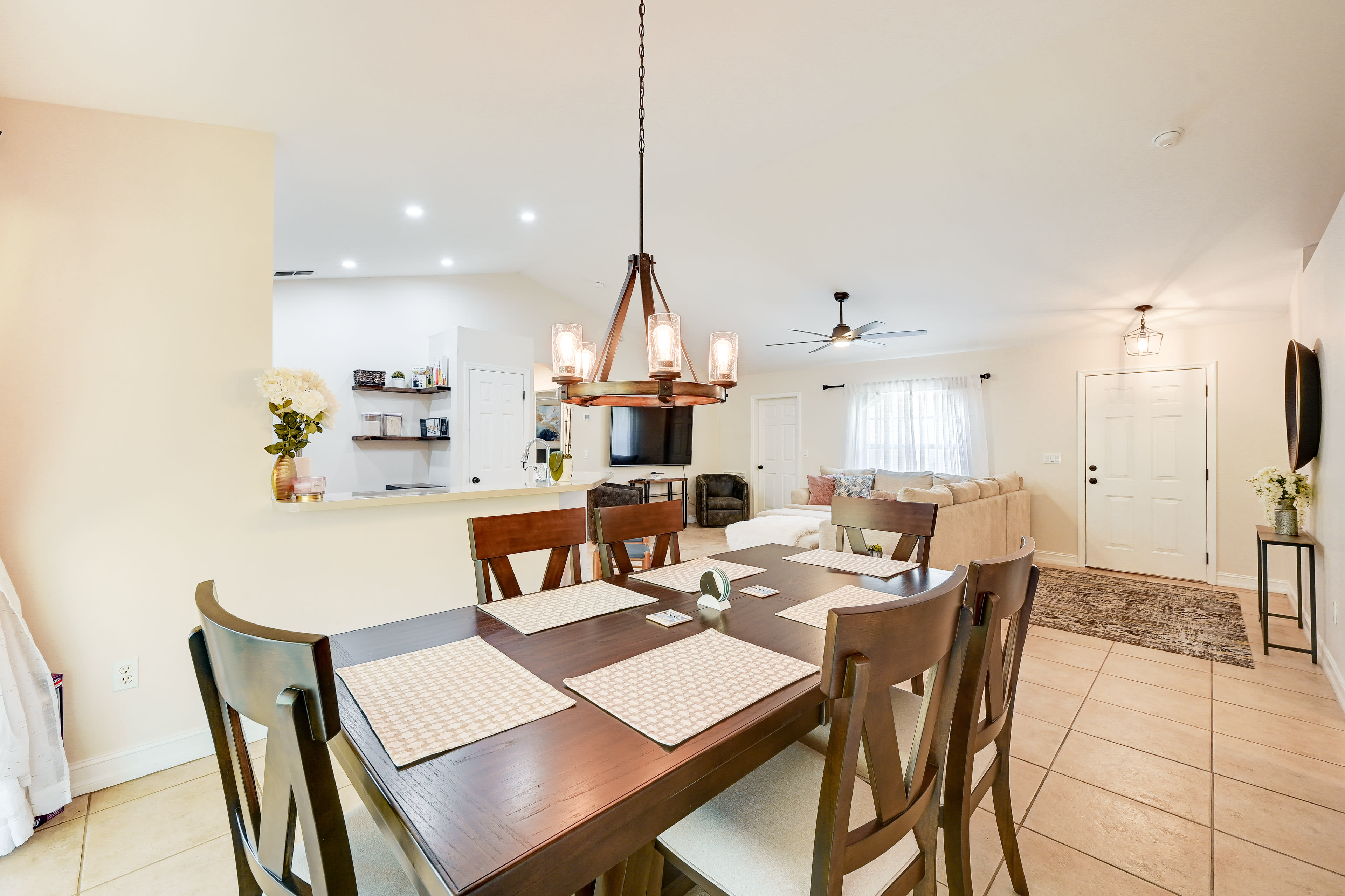 Dining Room | Fully Equipped Kitchen | Dishware & Flatware