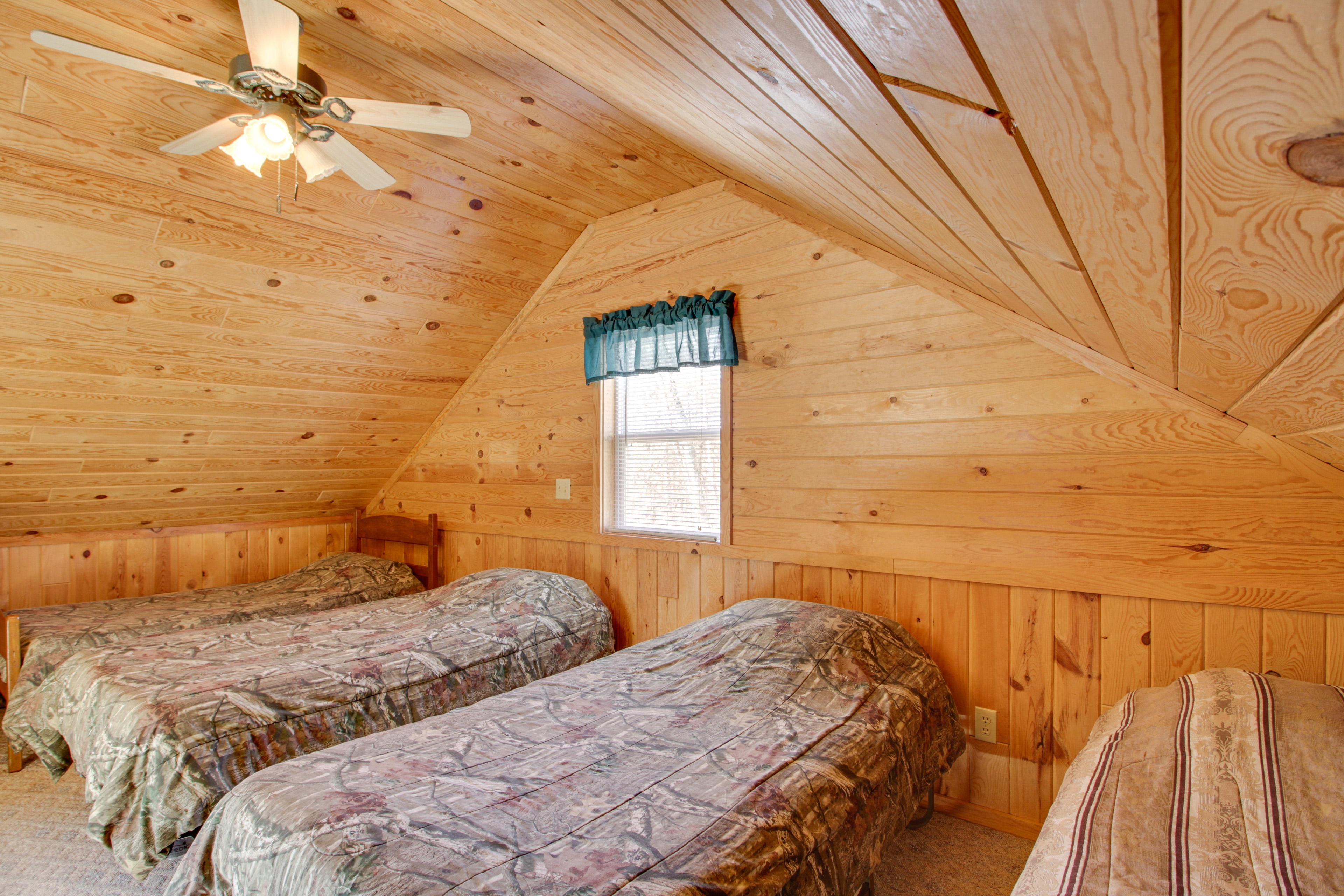 Upstairs Loft | 4 Twin Beds