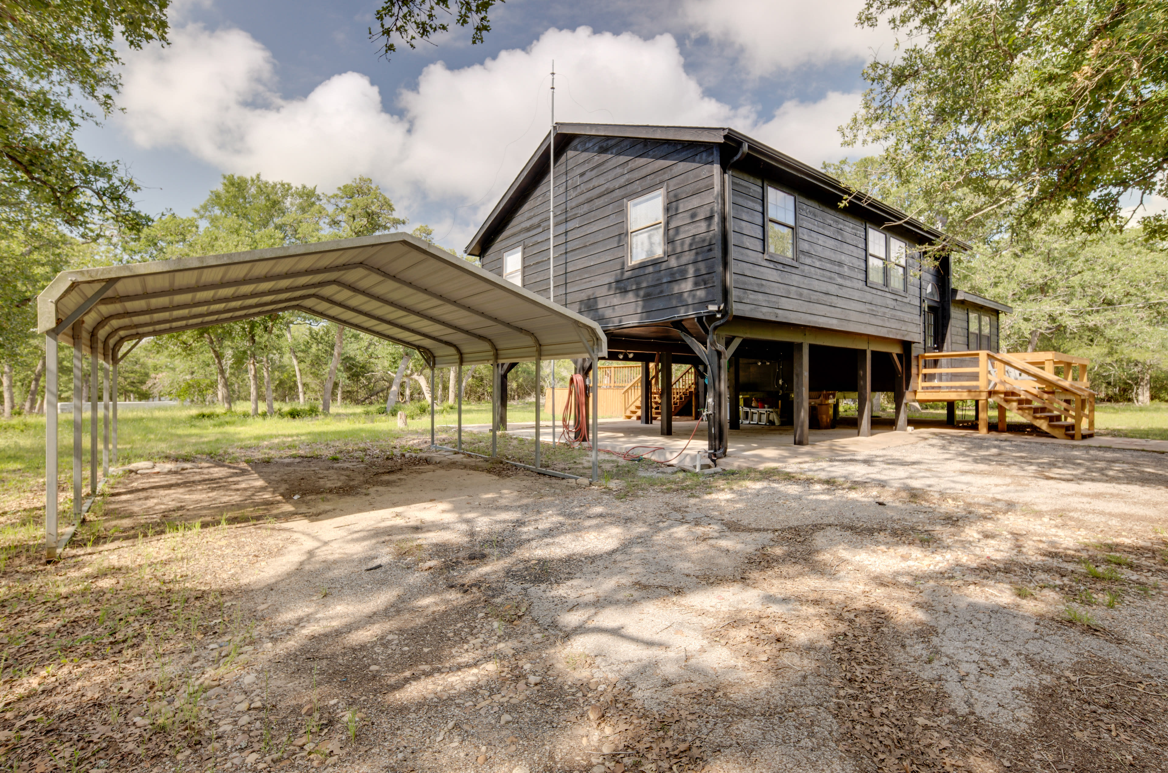 Parking | Carport (2 Vehicles) | Driveway (2 Vehicles)