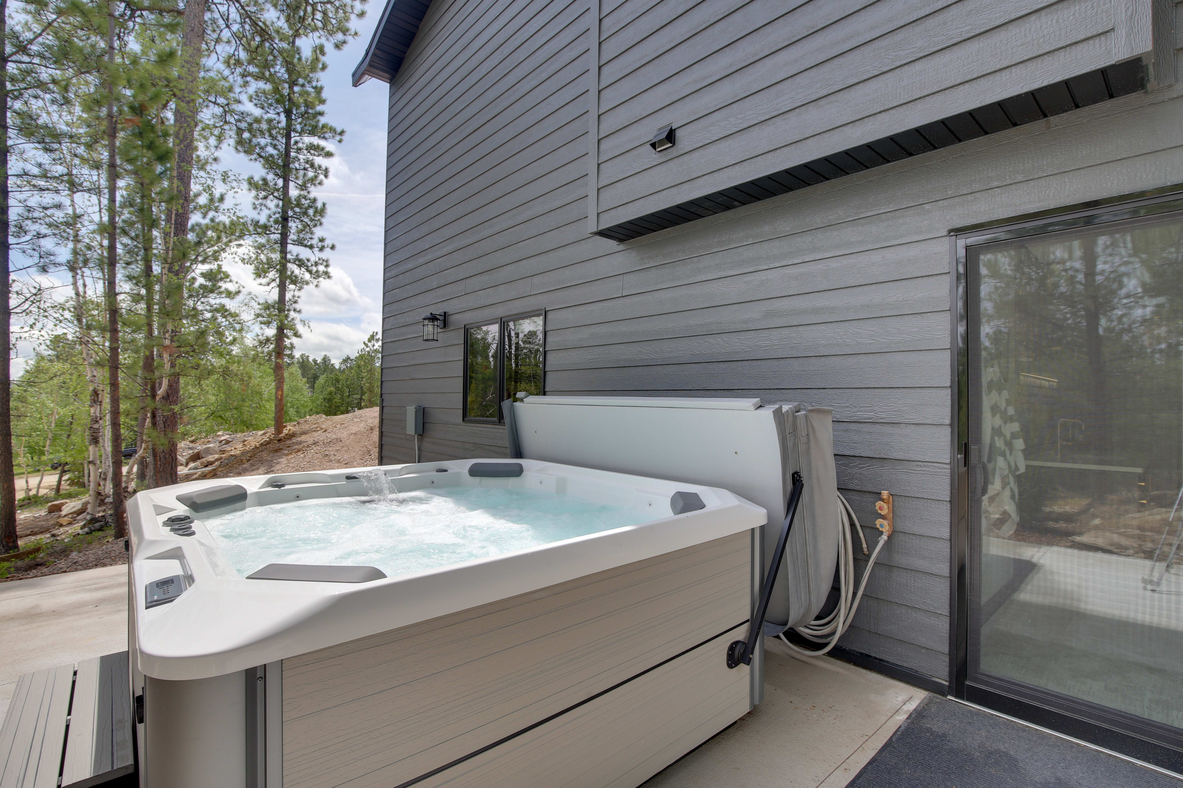 Private Hot Tub | Deck | Gas Grill | Community Outdoor Pool & Clubhouse