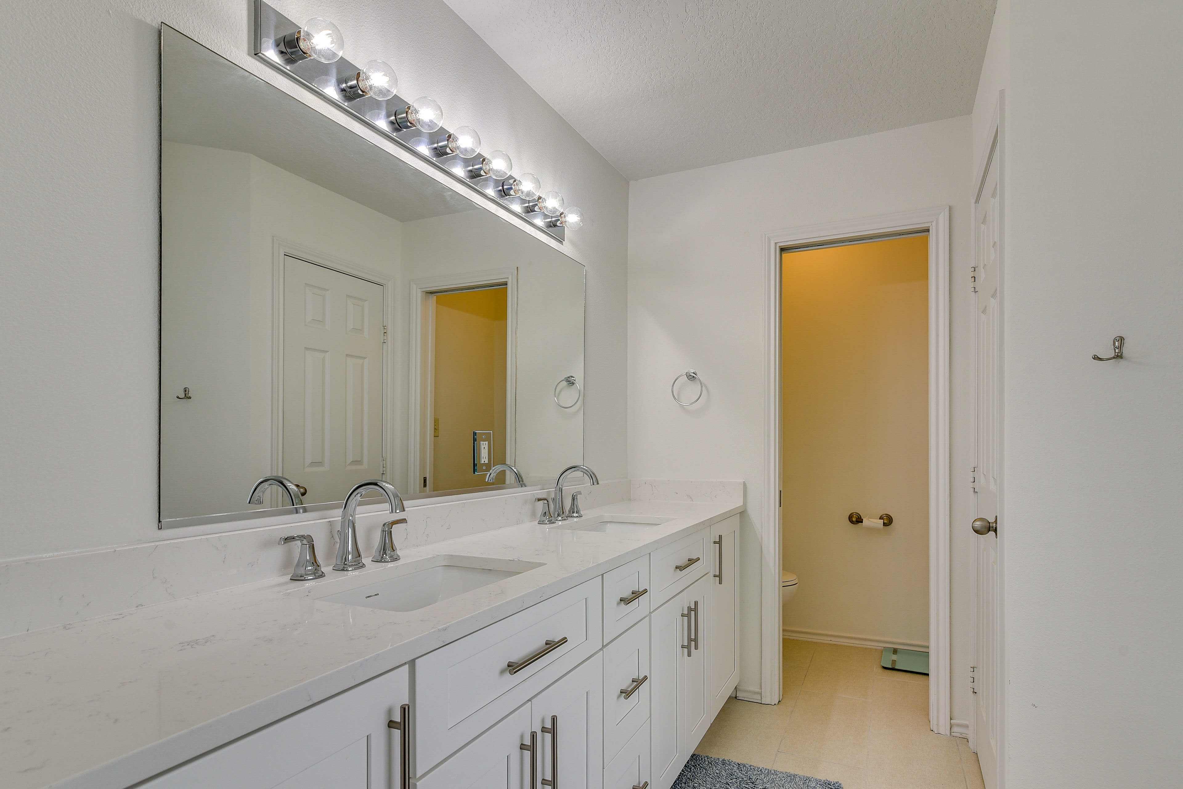 Full Bathroom | 2nd Floor | Walk-In Shower | Towels Provided | Hair Dryer