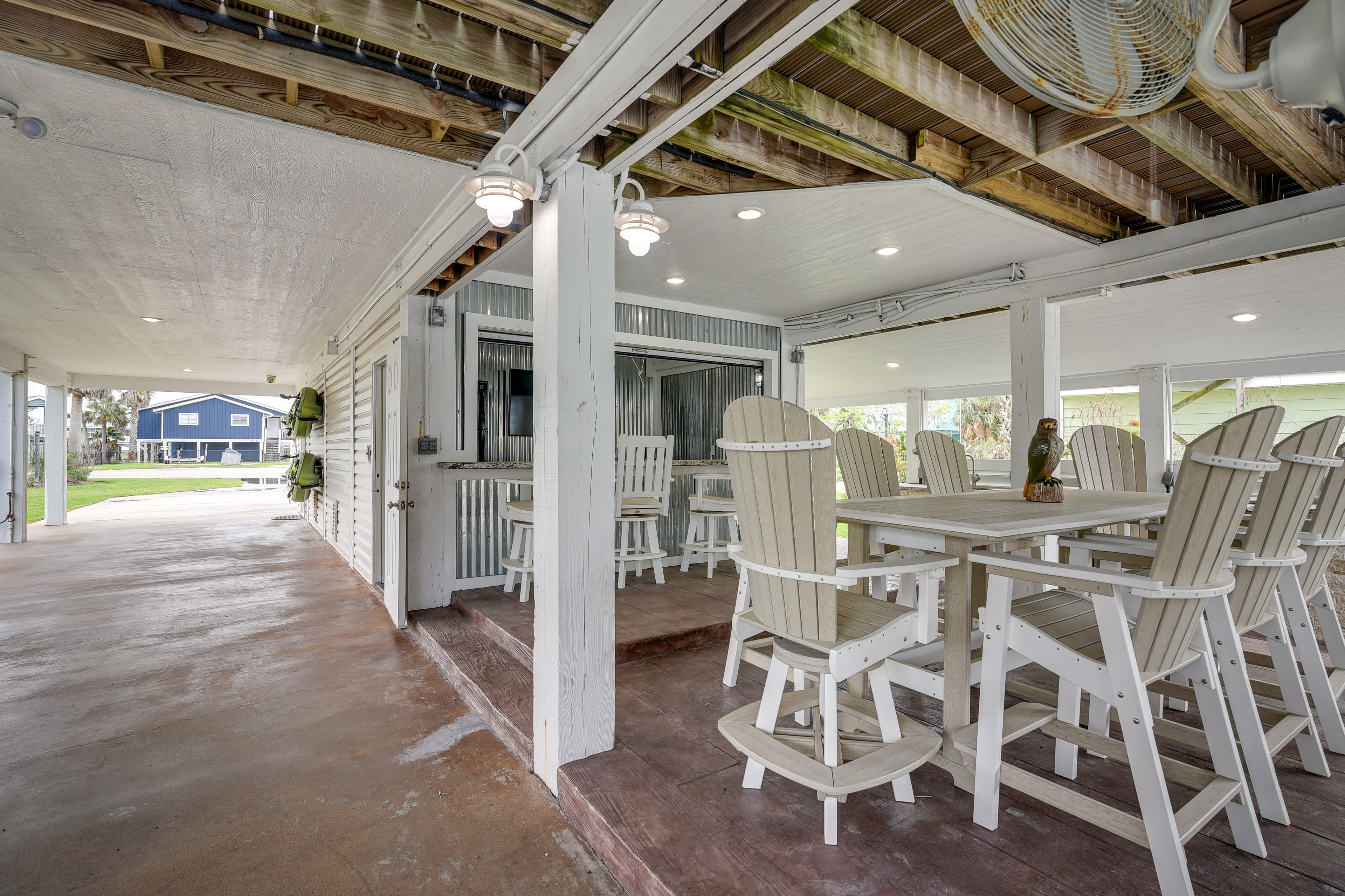 Covered Patio | Outdoor Seating & Dining