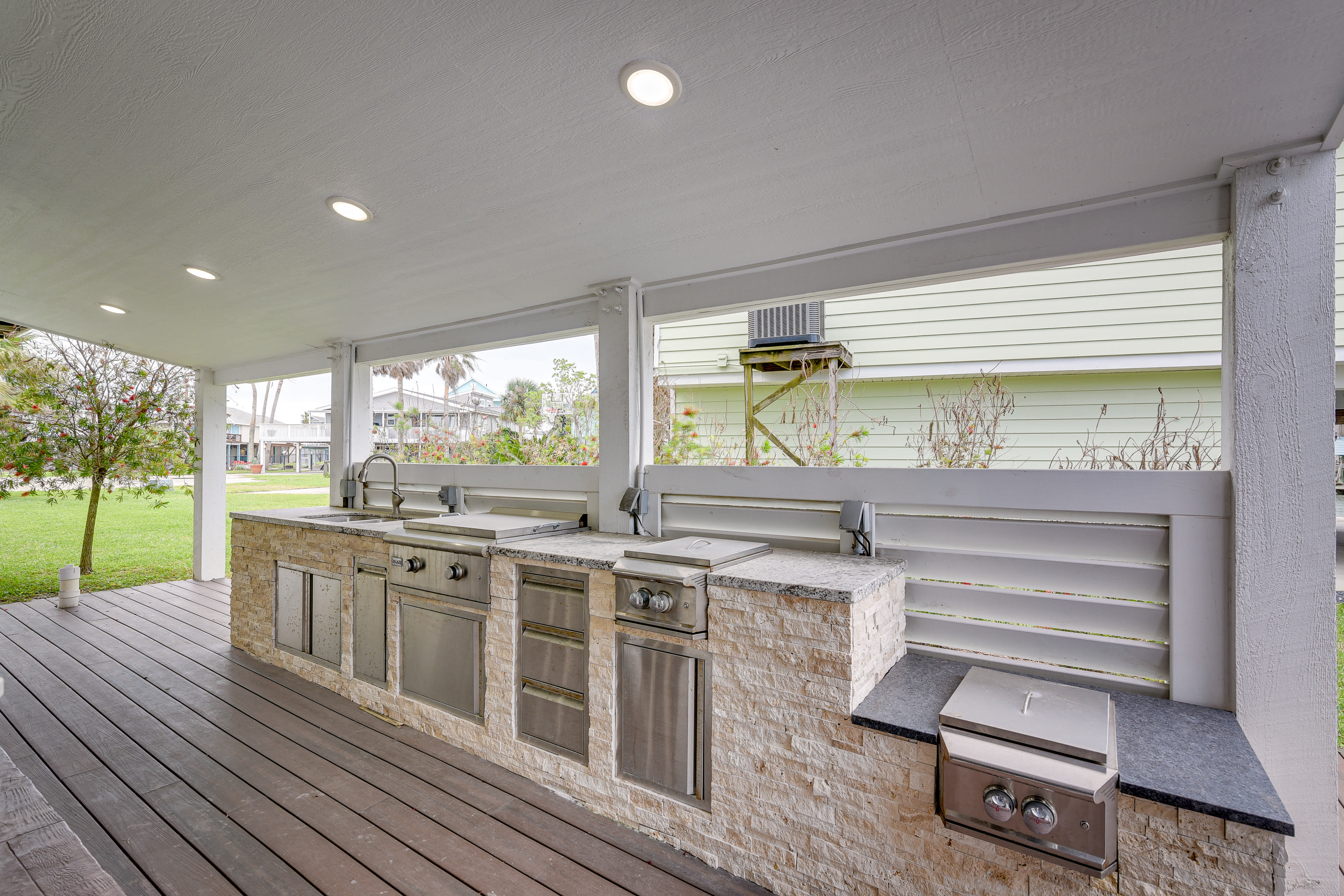 Outdoor Kitchen | Gas Grill