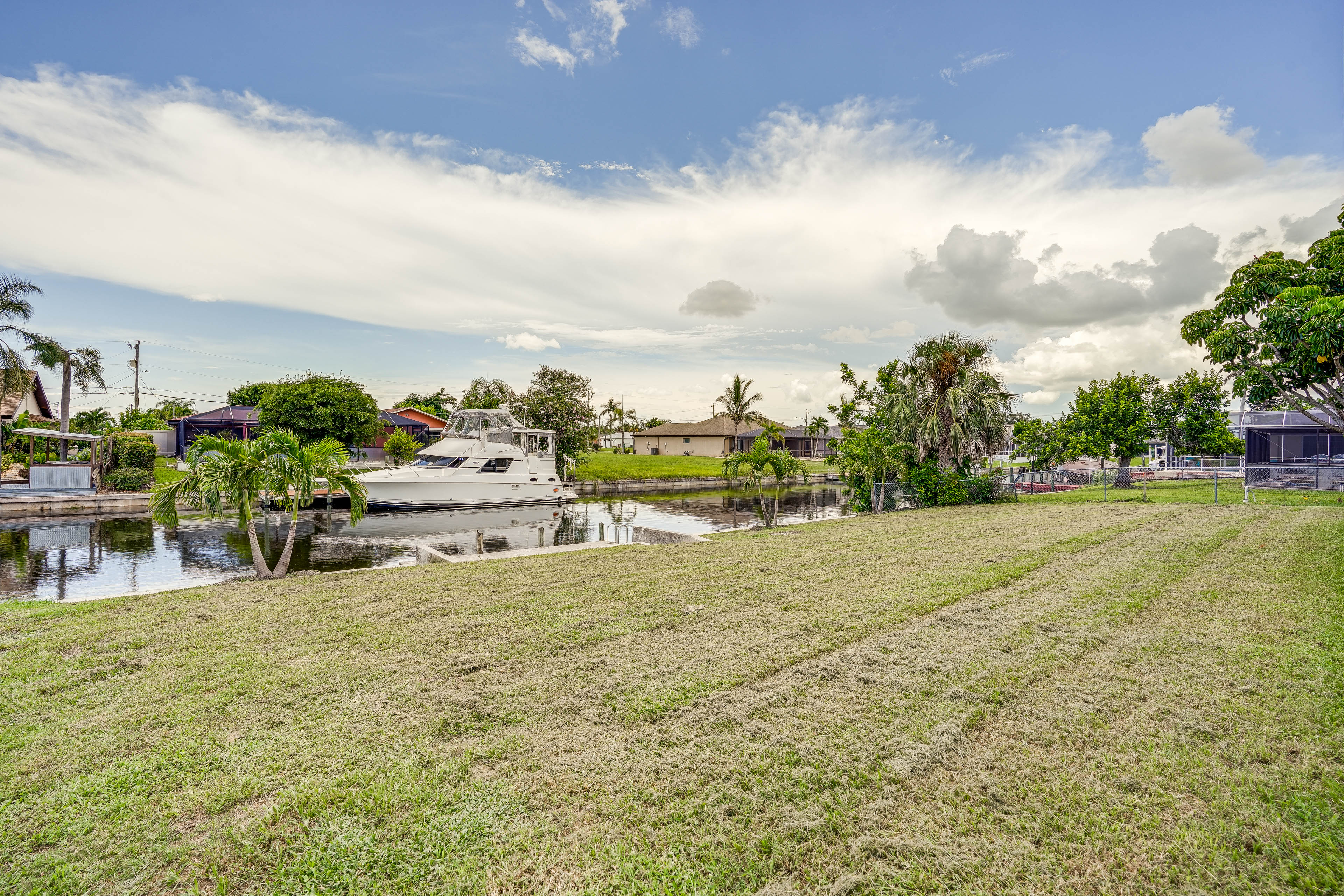 Private Yard | Canal Access On-Site | Boat Dock
