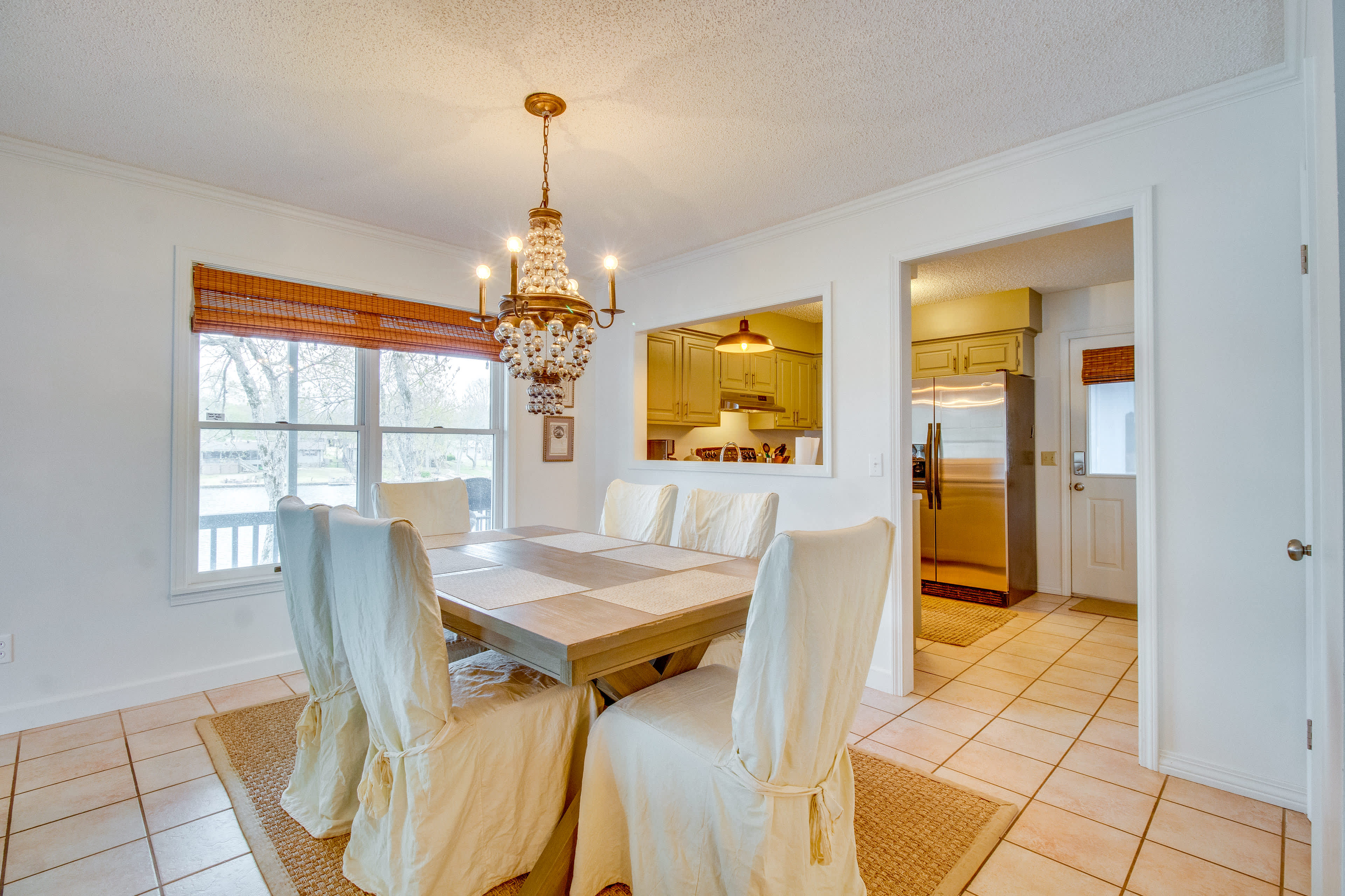 Dining Area | Dining Table | Dishware/Flatware