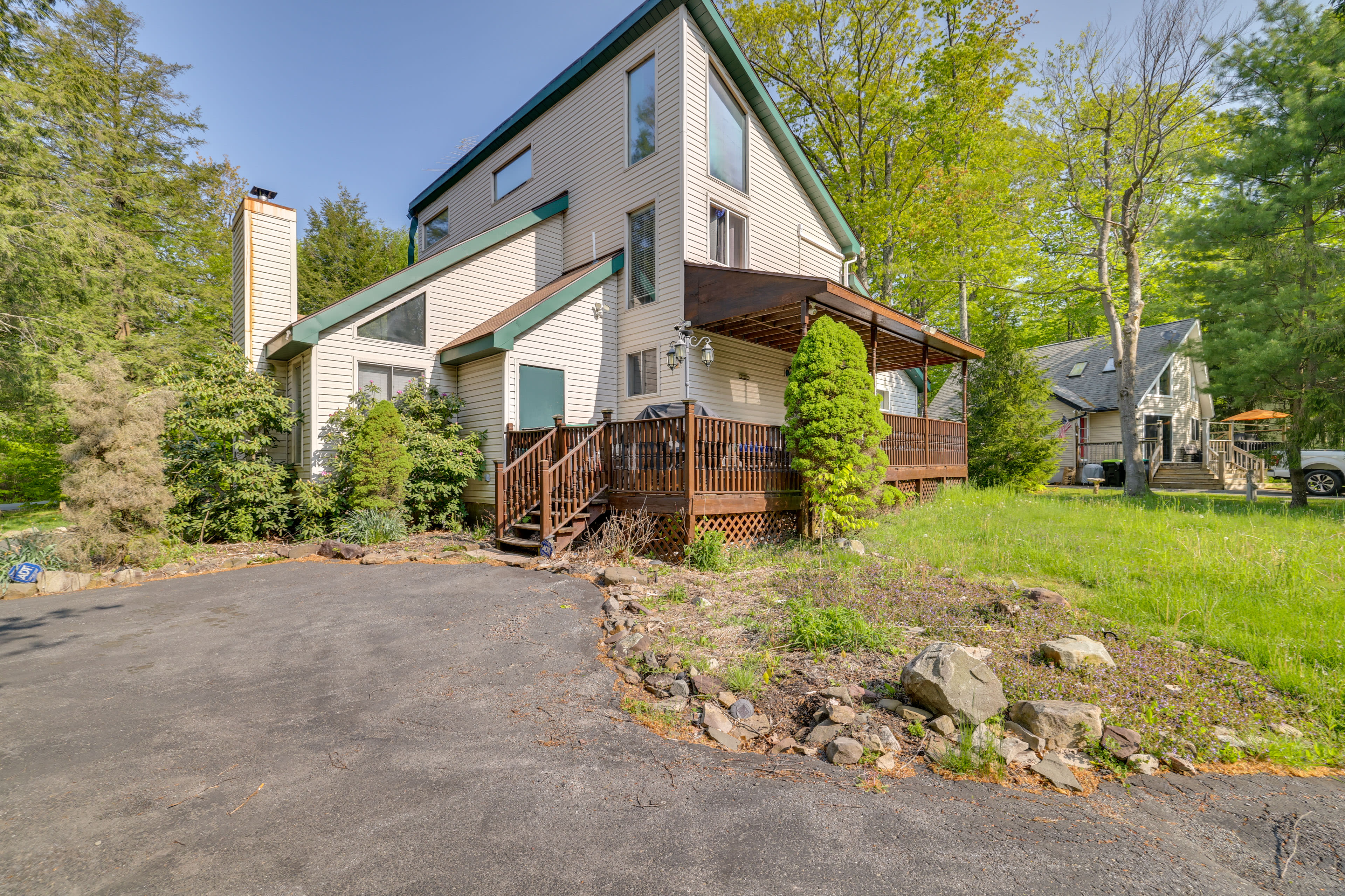 Tobyhanna Vacation Rental | 4BR | 2BA | Stairs Required | 2,100 Sq Ft