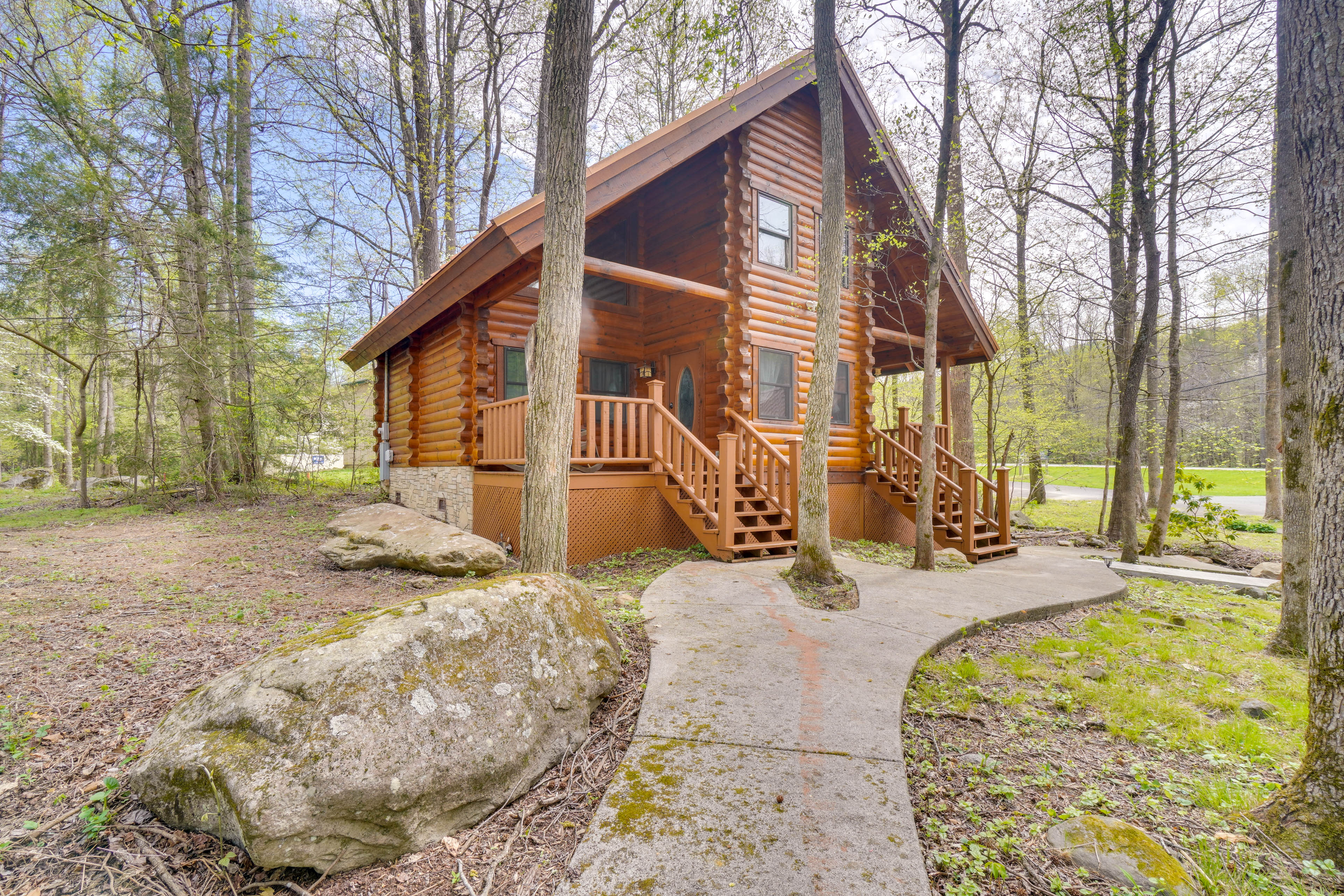 Gatlinburg Vacation Rental | 3BR | 2.5BA | 1,786 Sq Ft | Stairs Required