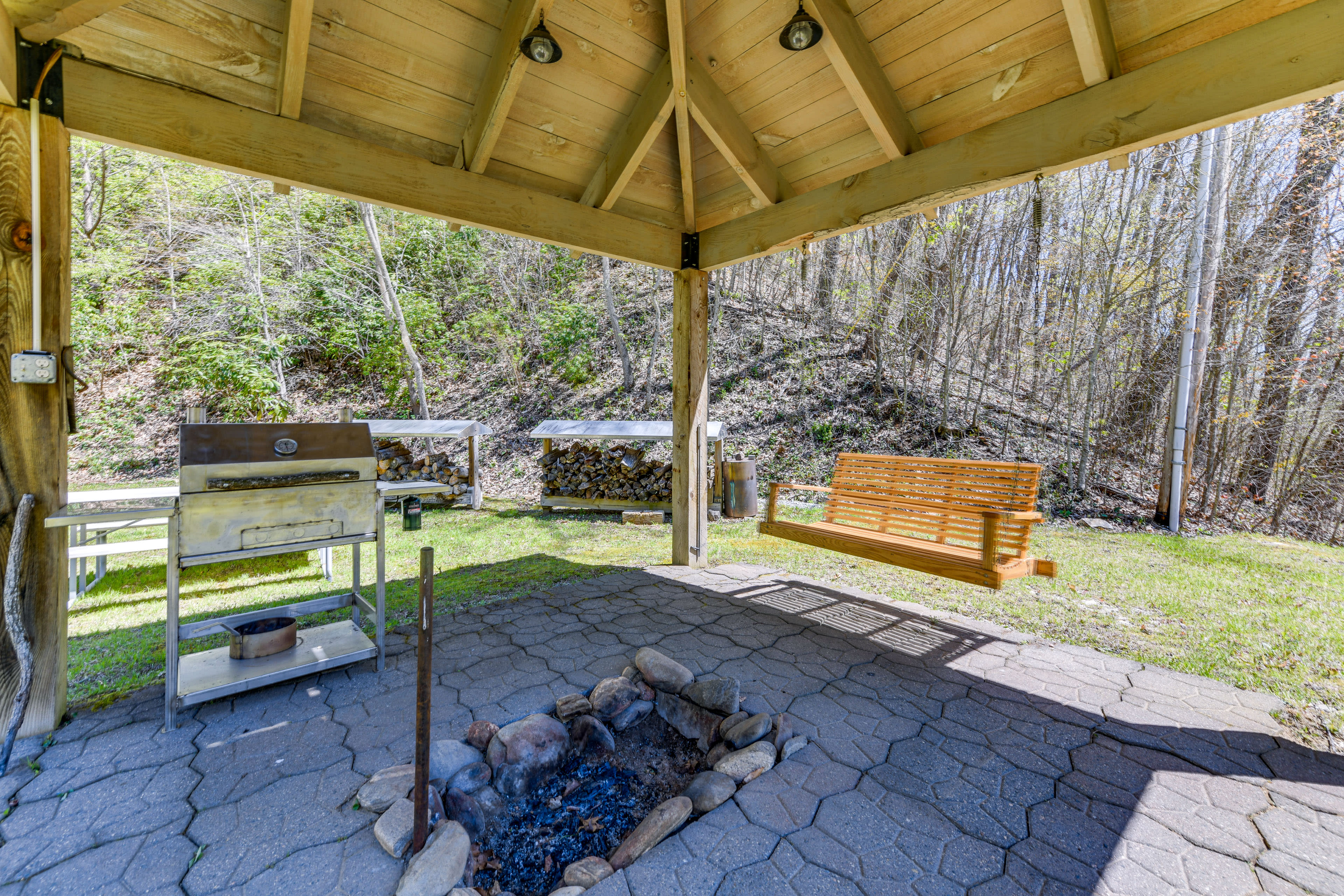 Gazebo | Fire Pit | Grill | Firewood Provided