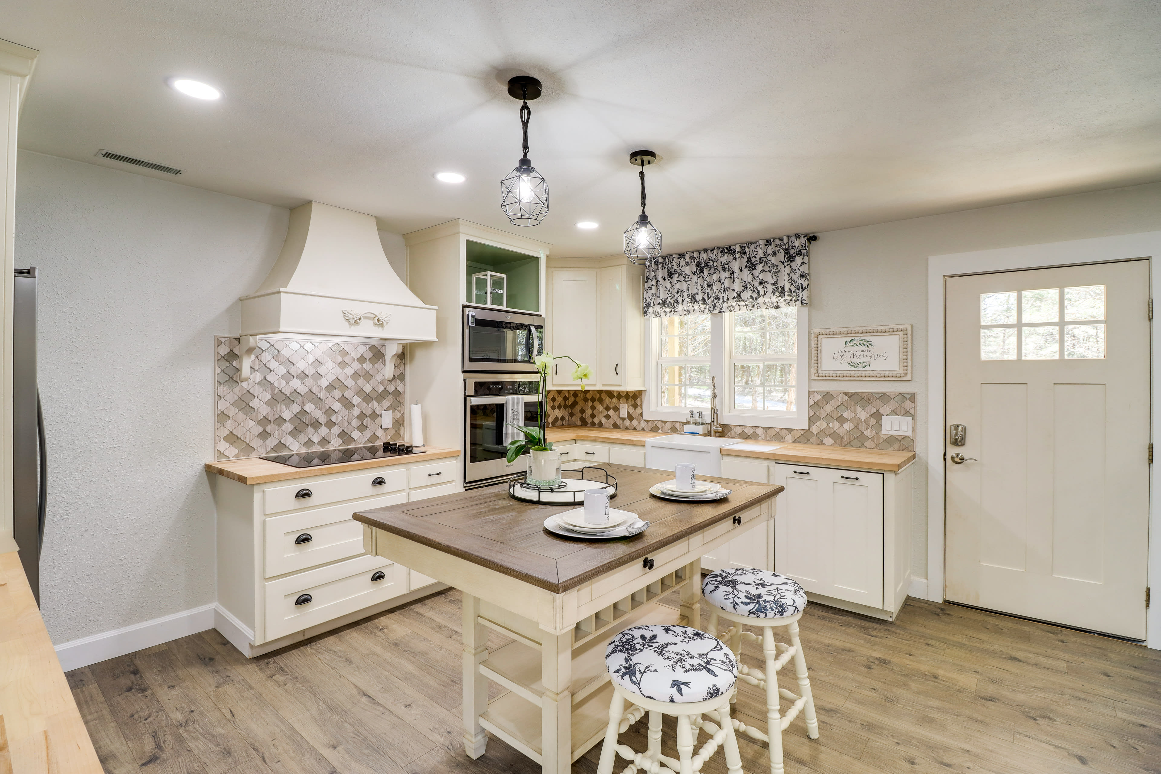 Kitchen w/ Breakfast Bar | Entry Level