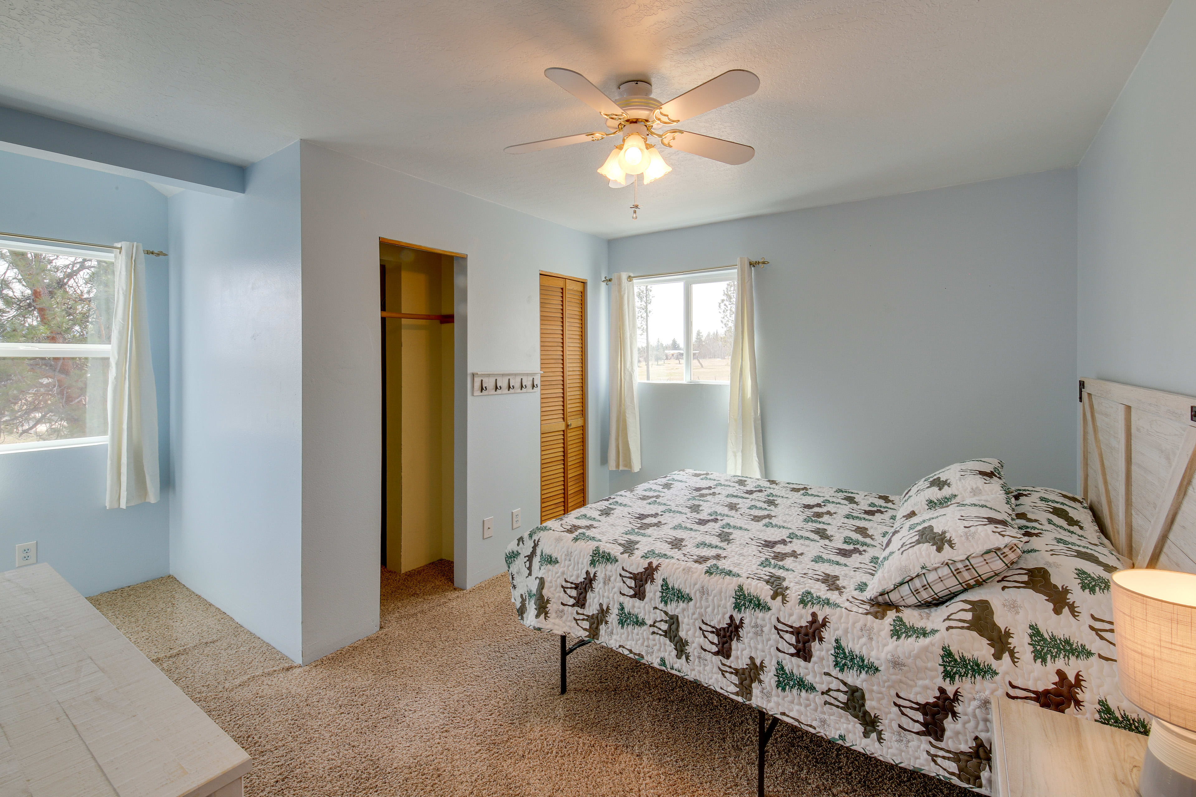 Bedroom 2 | 2nd Floor | Queen Bed | Central Air Conditioning/Heat