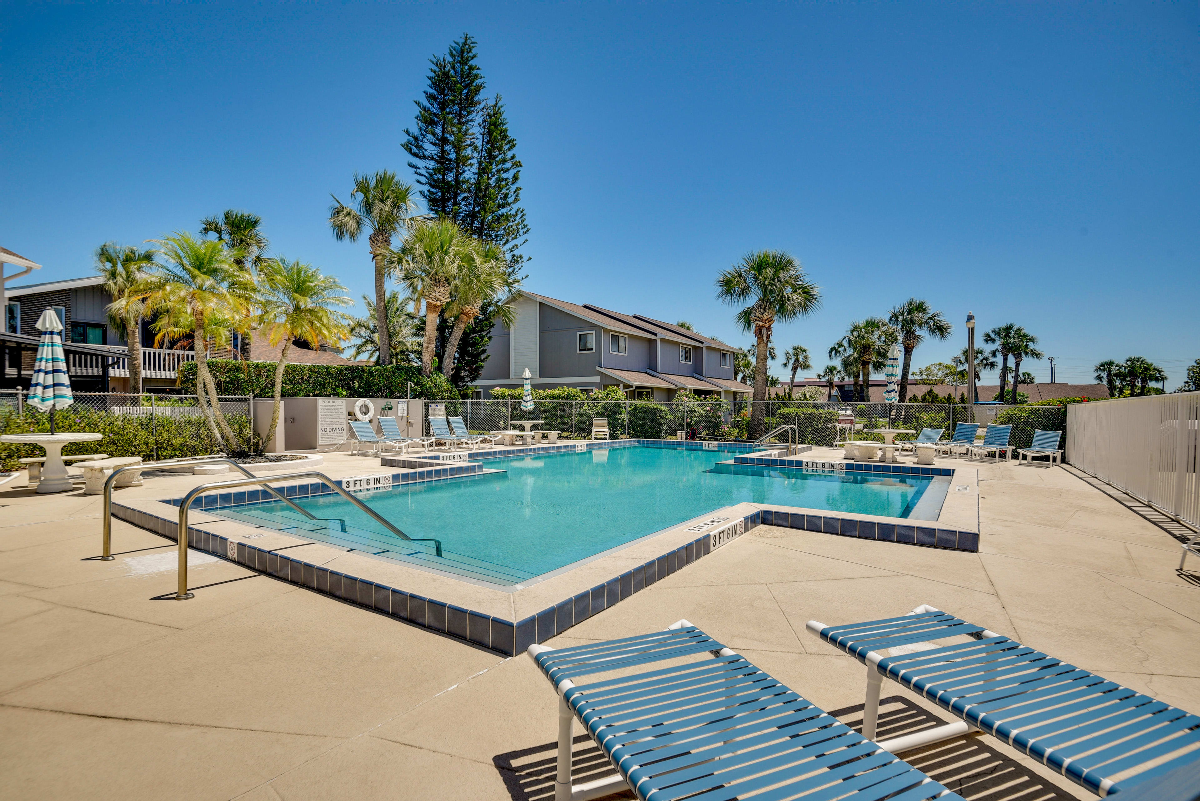 Community Outdoor Pool