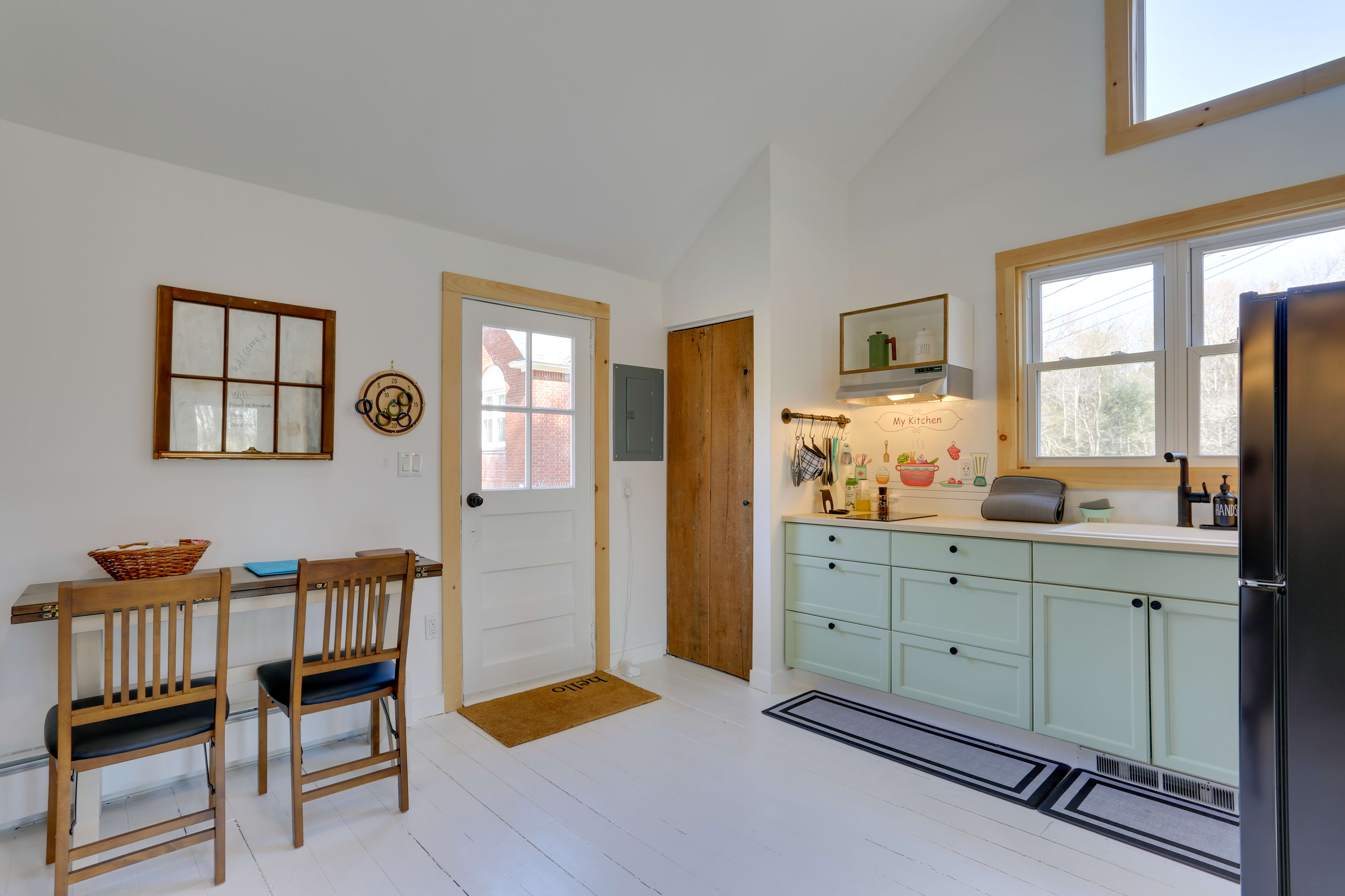 Dining Area | Kitchen