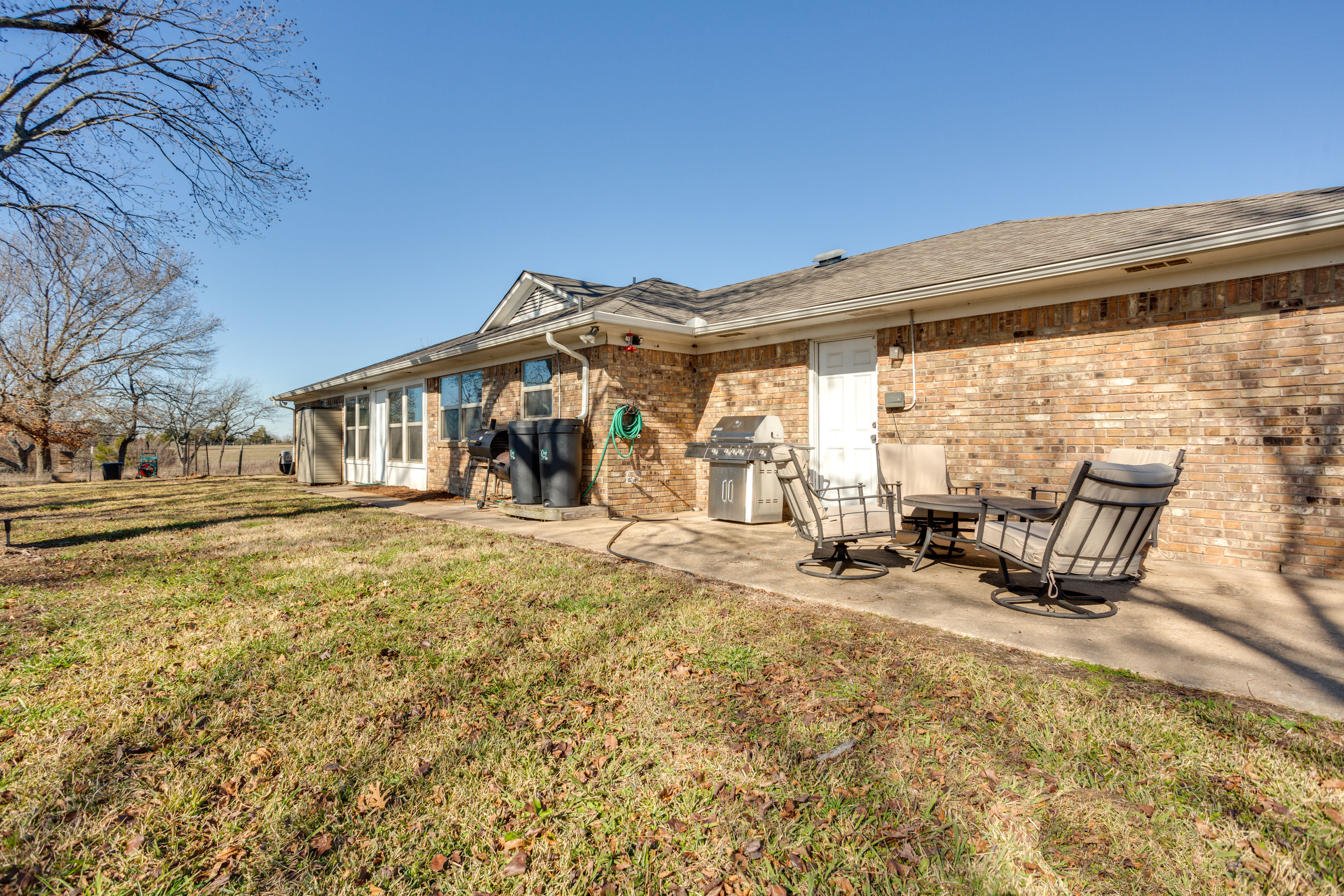 Private Patio | Single-Story House | 13 Mi to North Texas Safari Park