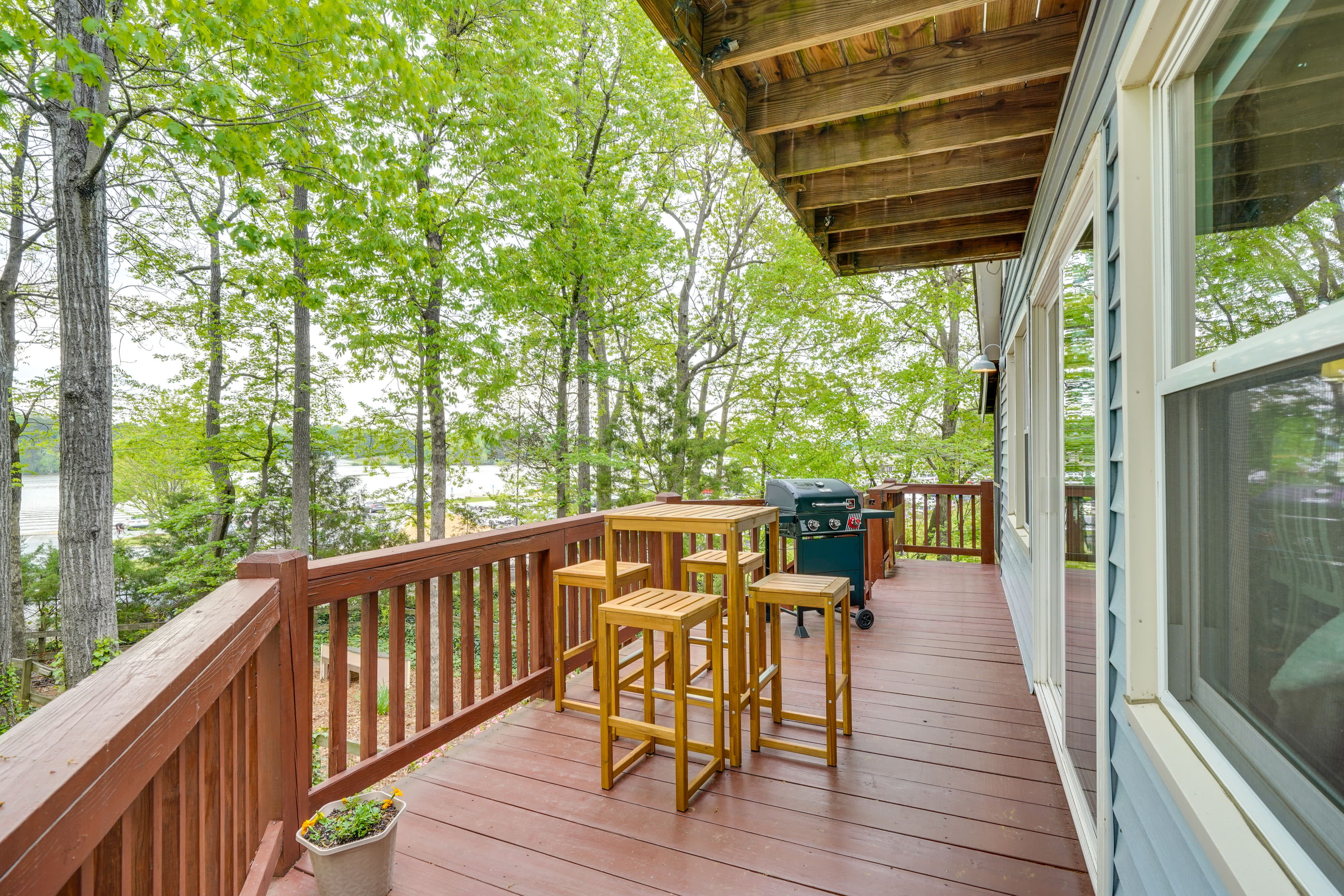 Deck | Gas Grill | Outdoor Seating & Dining