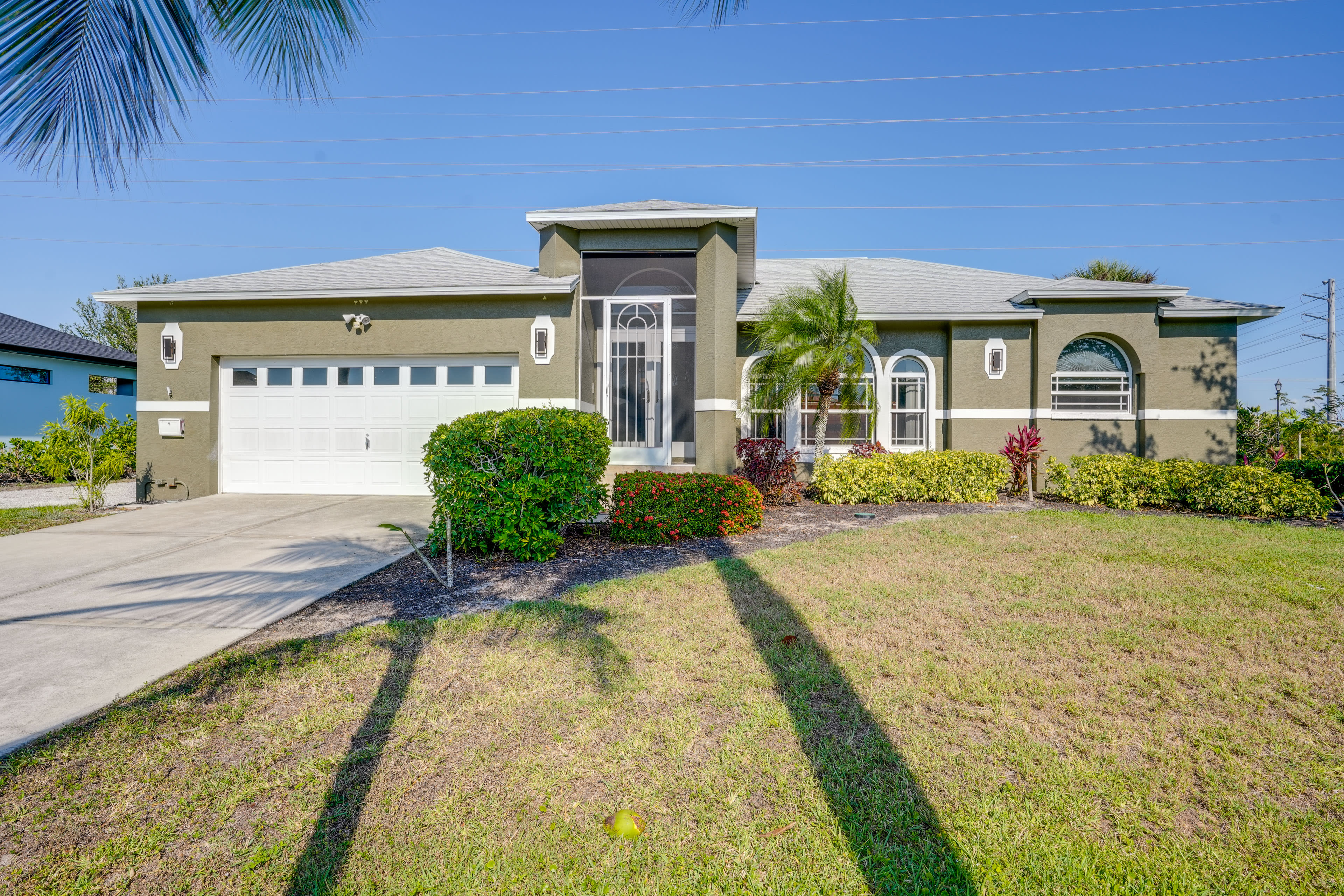 Fort Myers Vacation Rental | 3BR | 2BA | Steps Required for Access | 1,700 Sq Ft