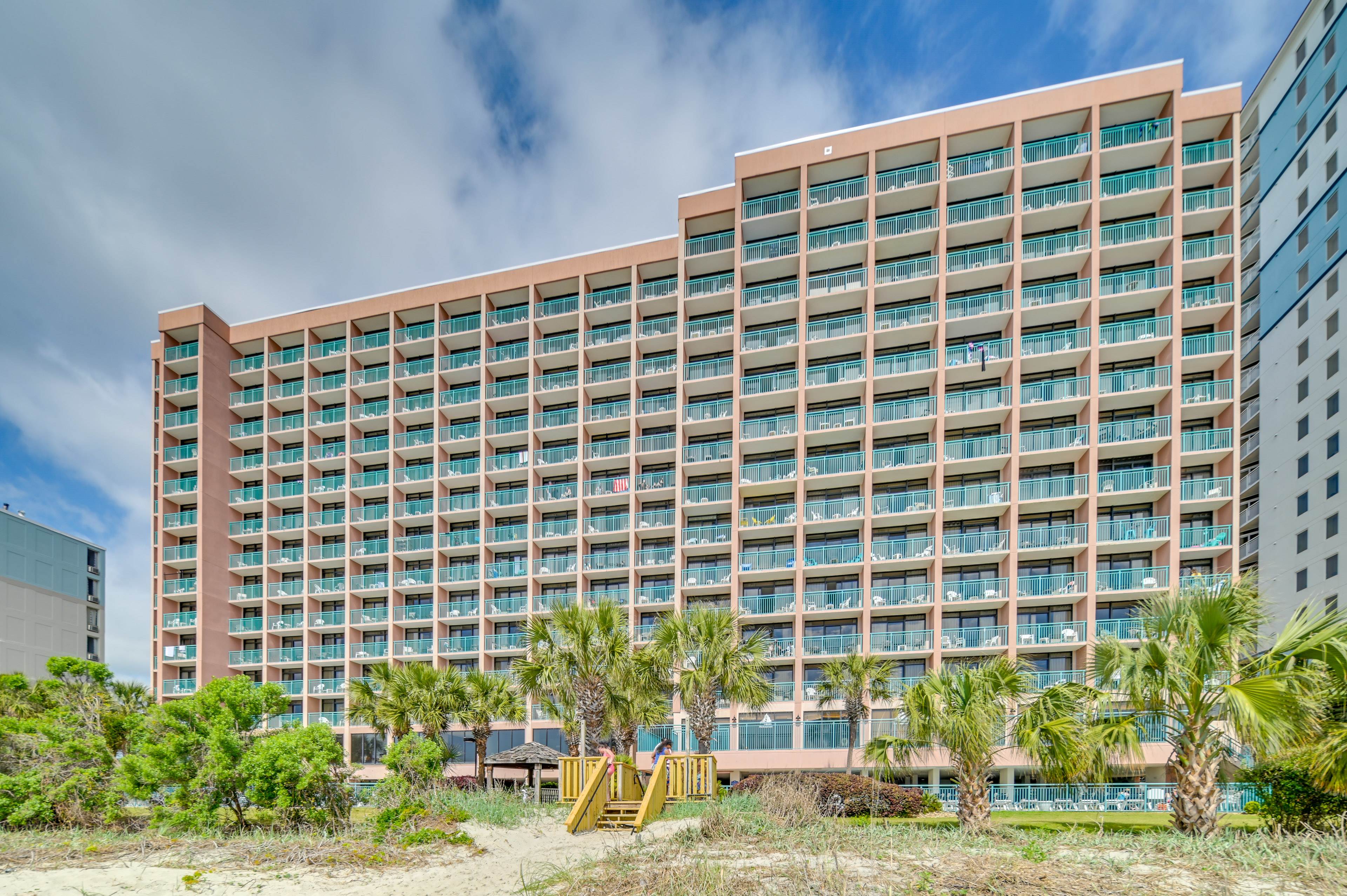 Building Exterior | Sandcastle Oceanfront Resort South Beach