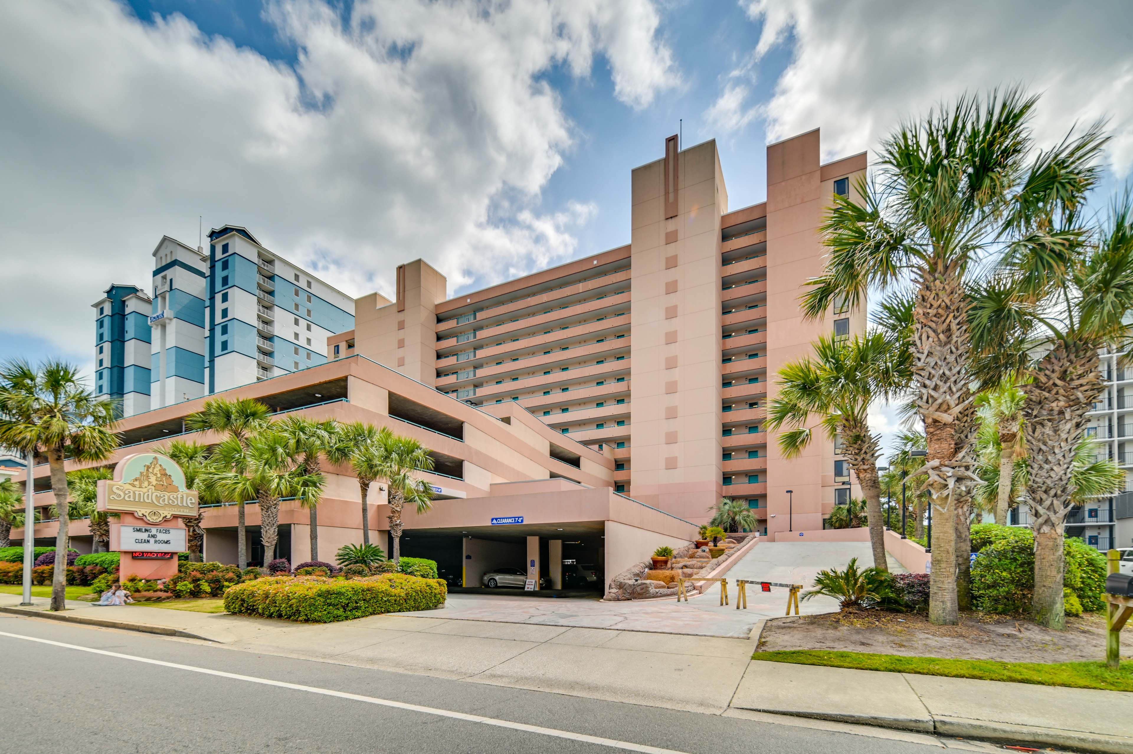 Building Exterior | Sandcastle Oceanfront Resort South Beach