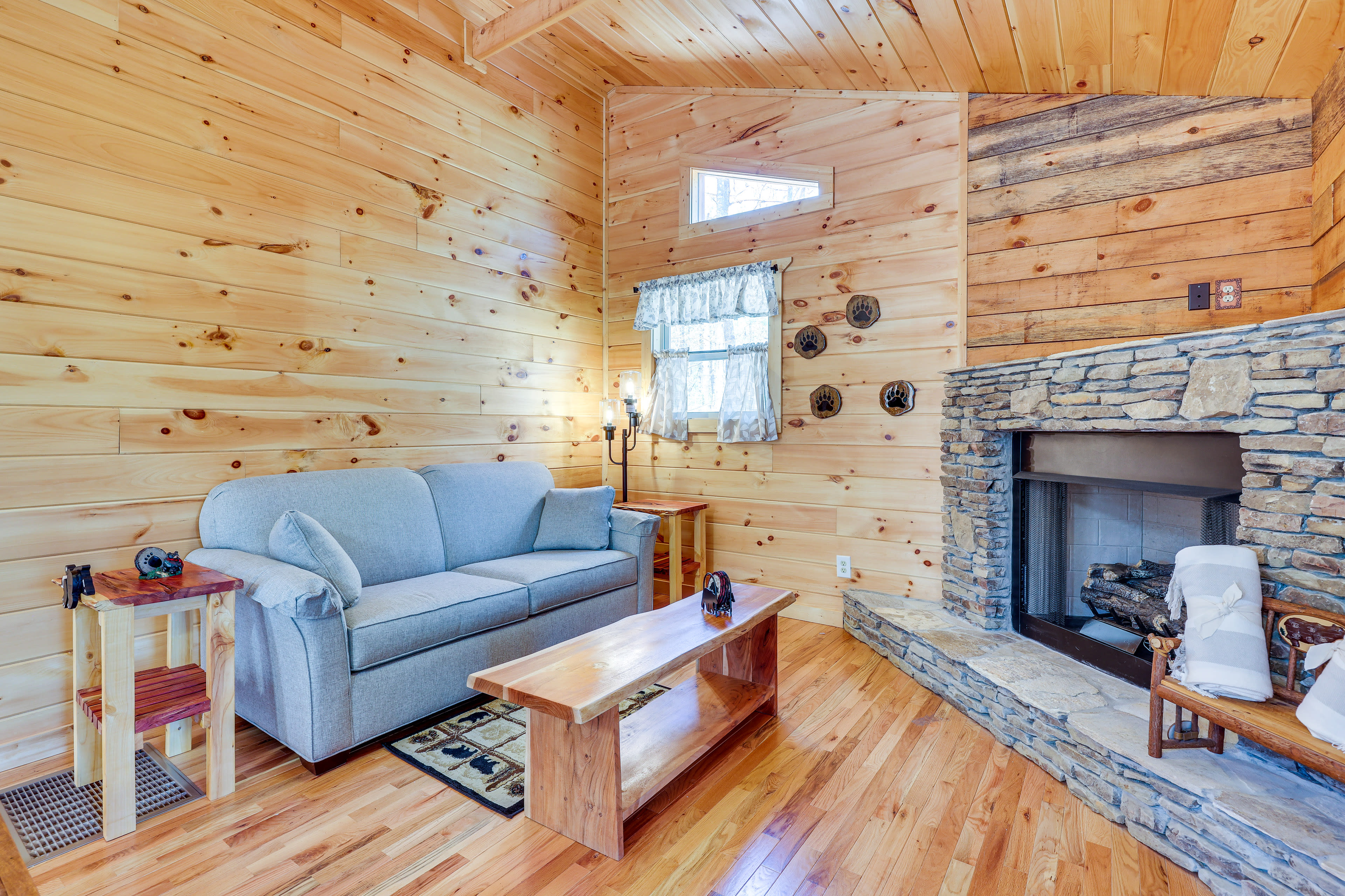 Living Room | Full Sleeper Sofa | Wood-Burning Fireplace | Cable TV