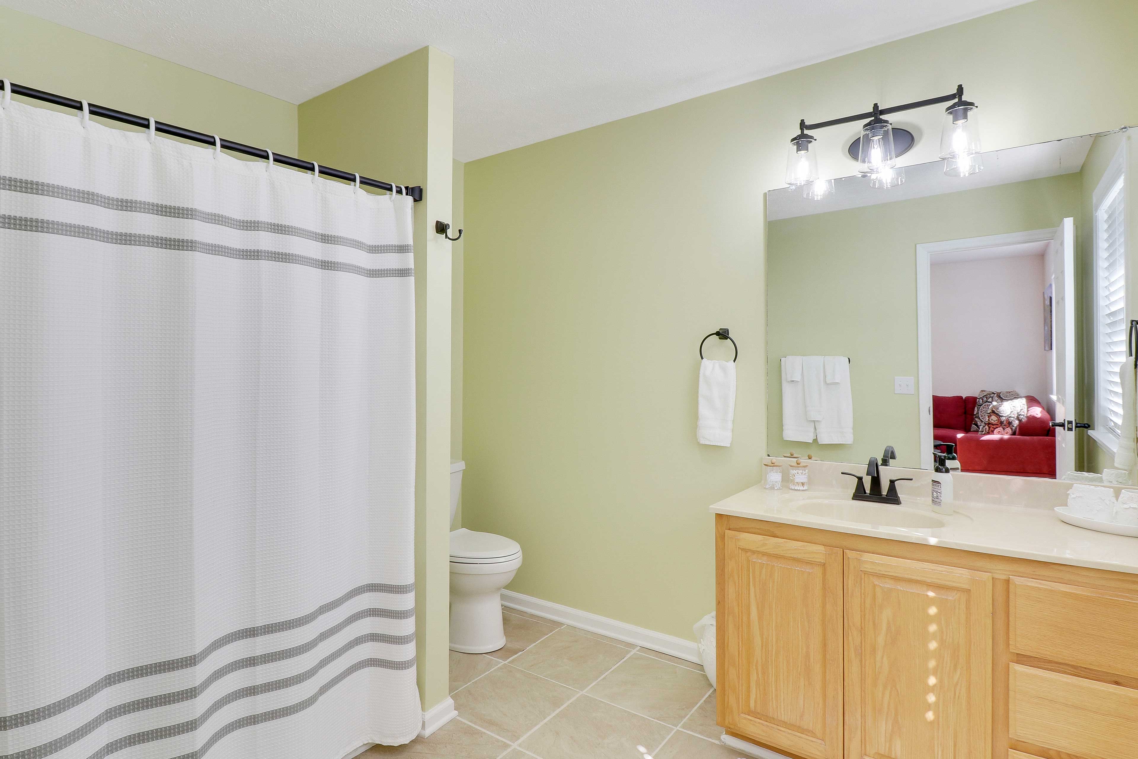 En-Suite Bathroom | Access via Bedroom 2 | Towels Provided