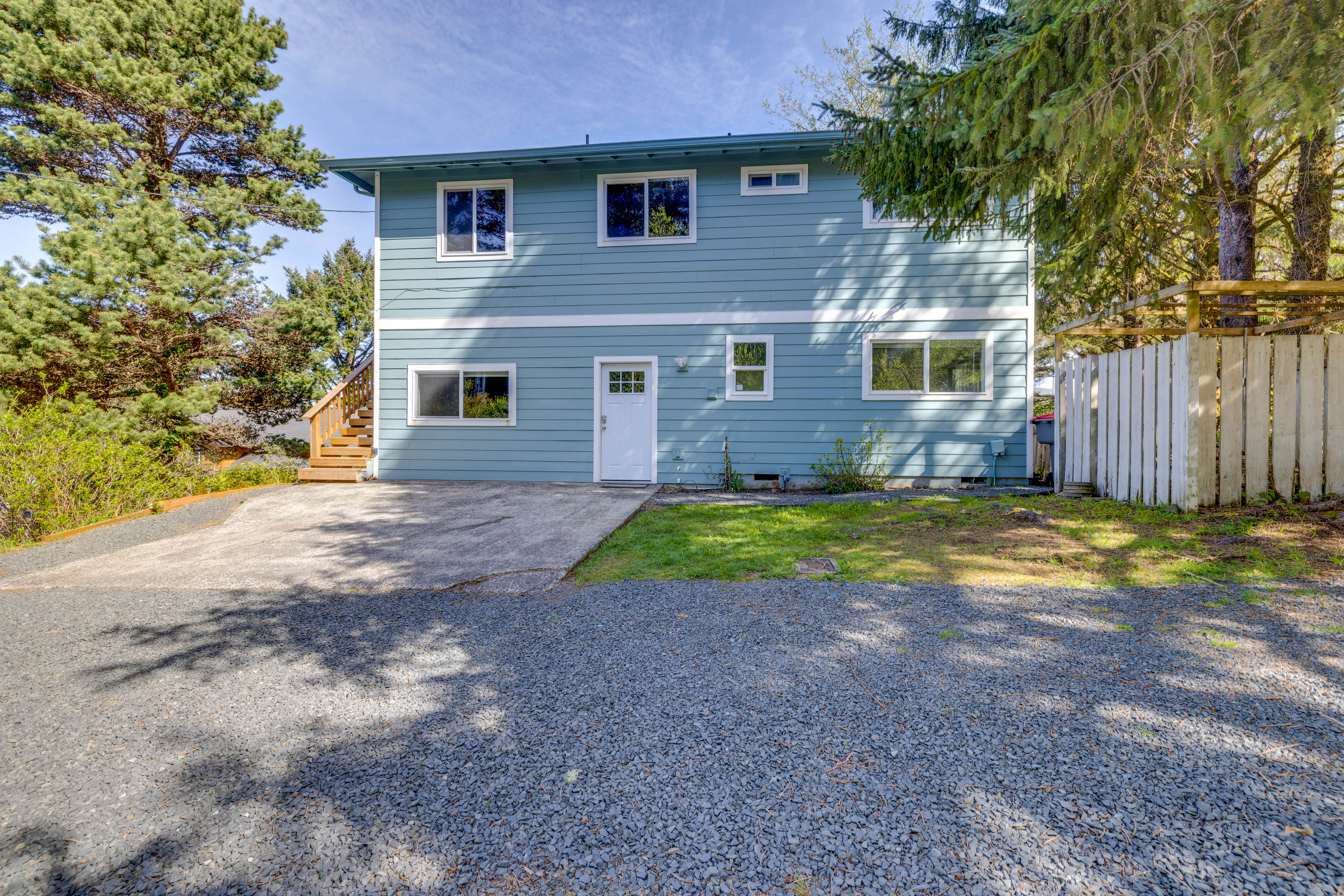 Cannon Beach Vacation Rental | 3BR | 2BA | 1,152 Sq Ft | Stairs Required