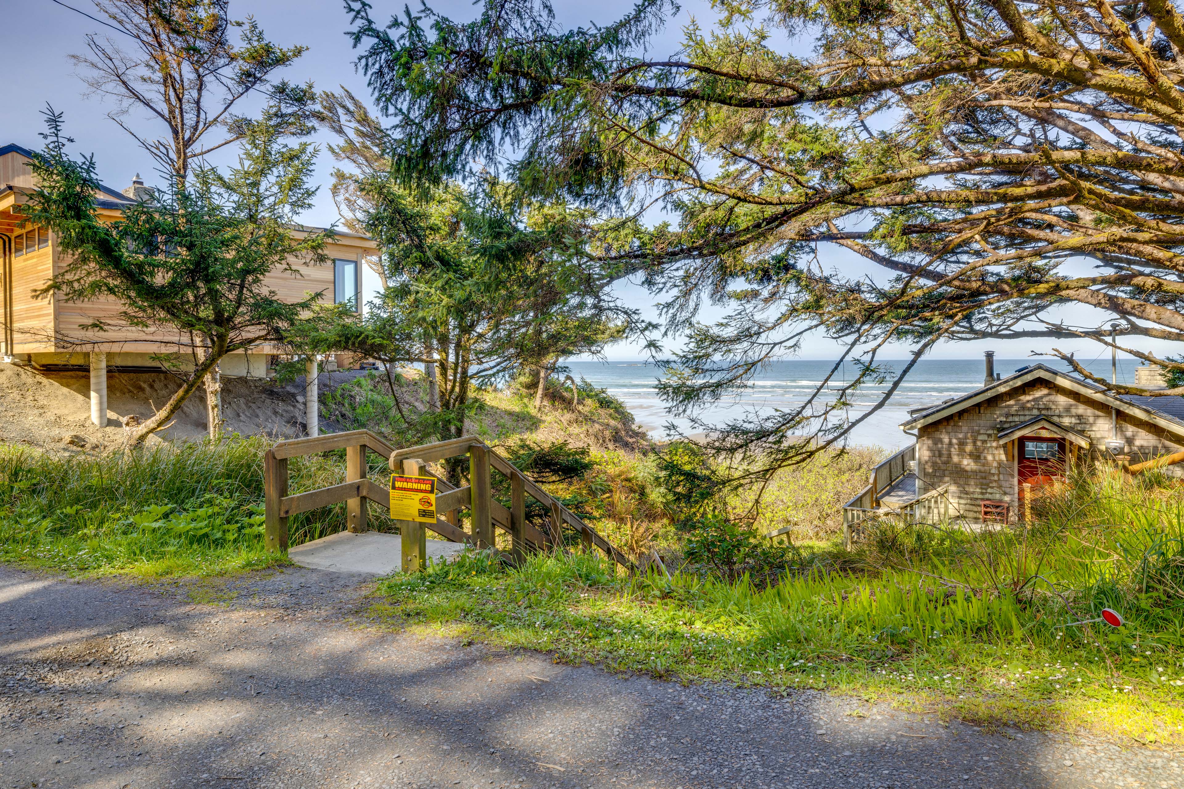 Walk to Cannon Beach