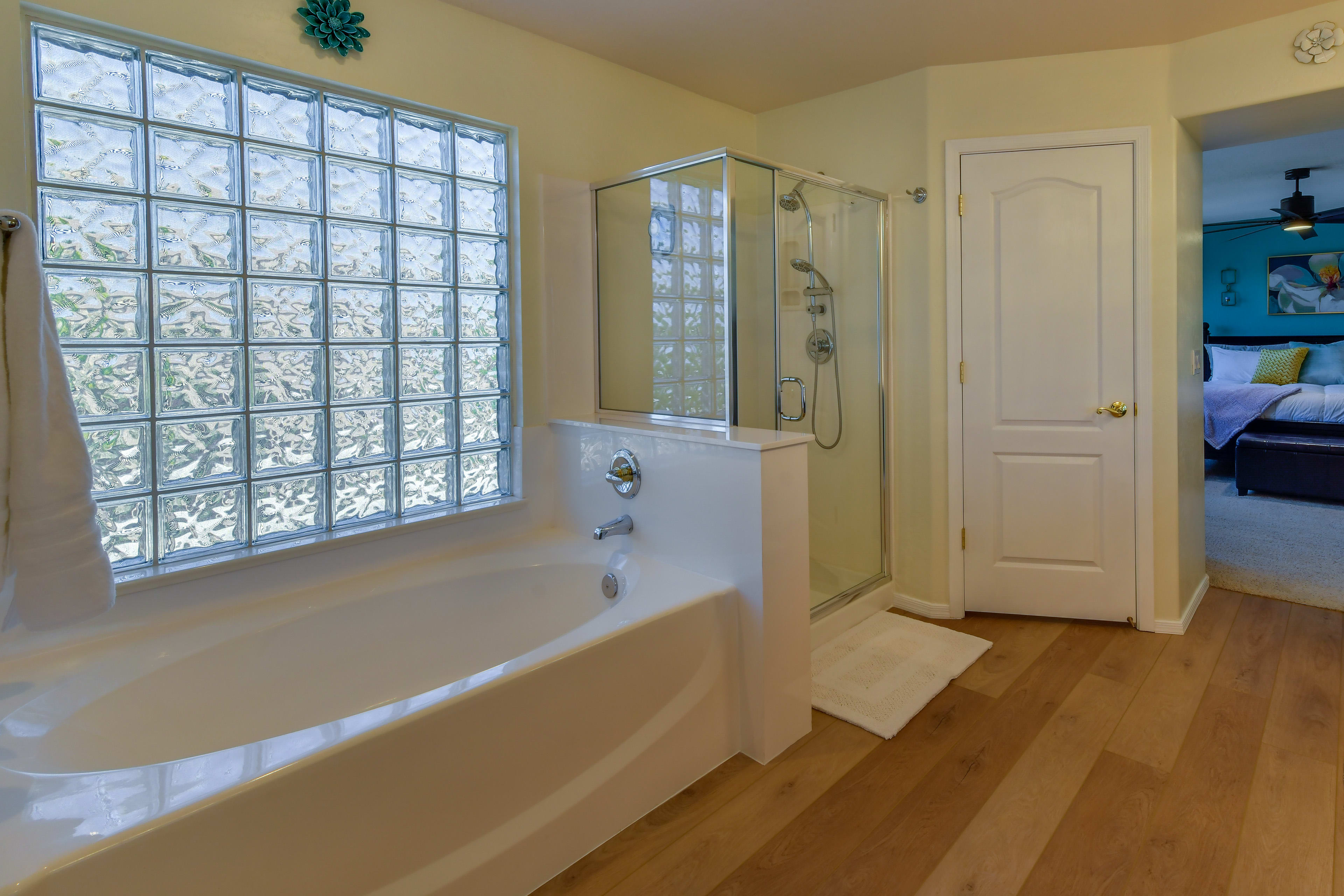 En-Suite Bathroom | Soaker Tub