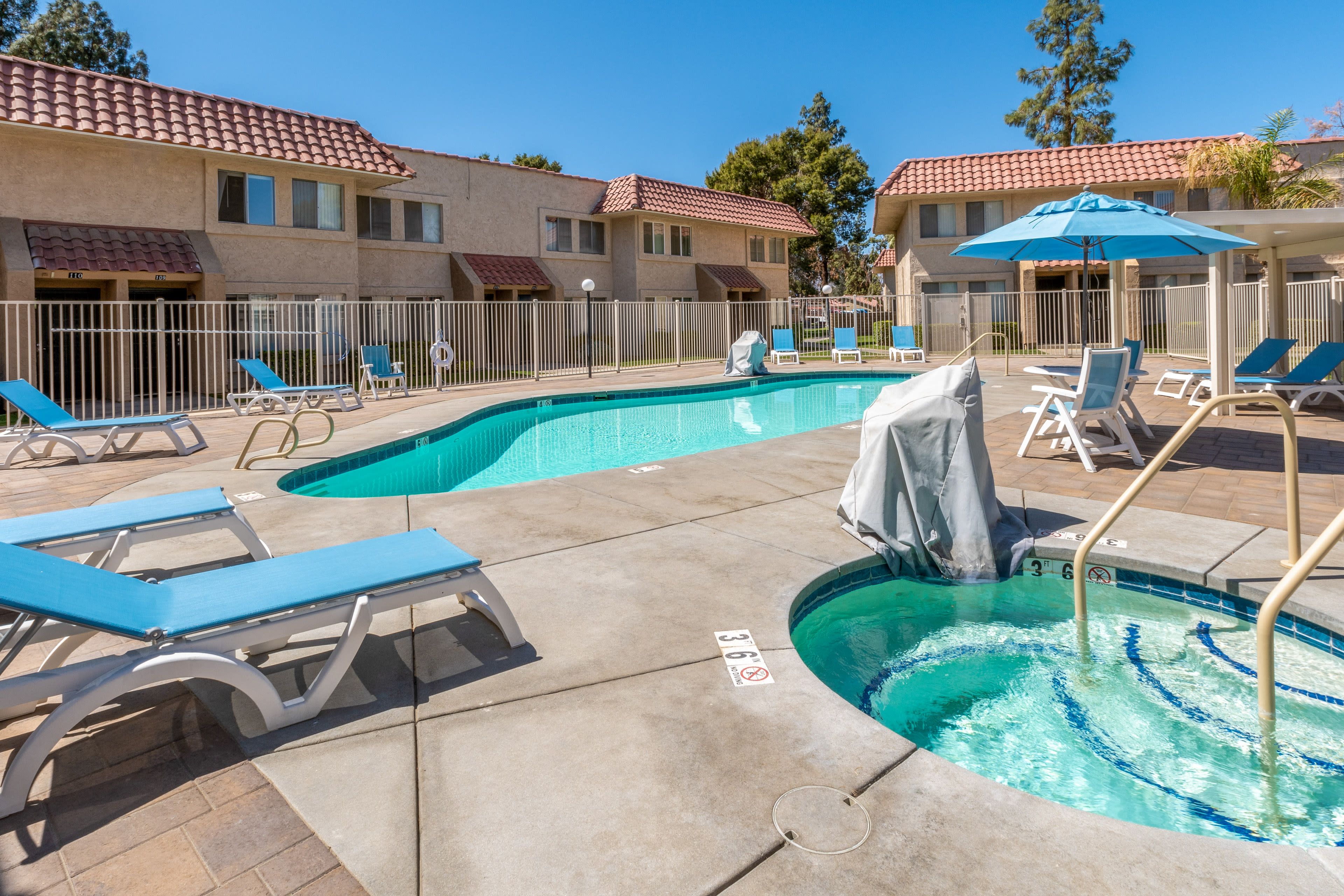 Community Amenities | Pool Area