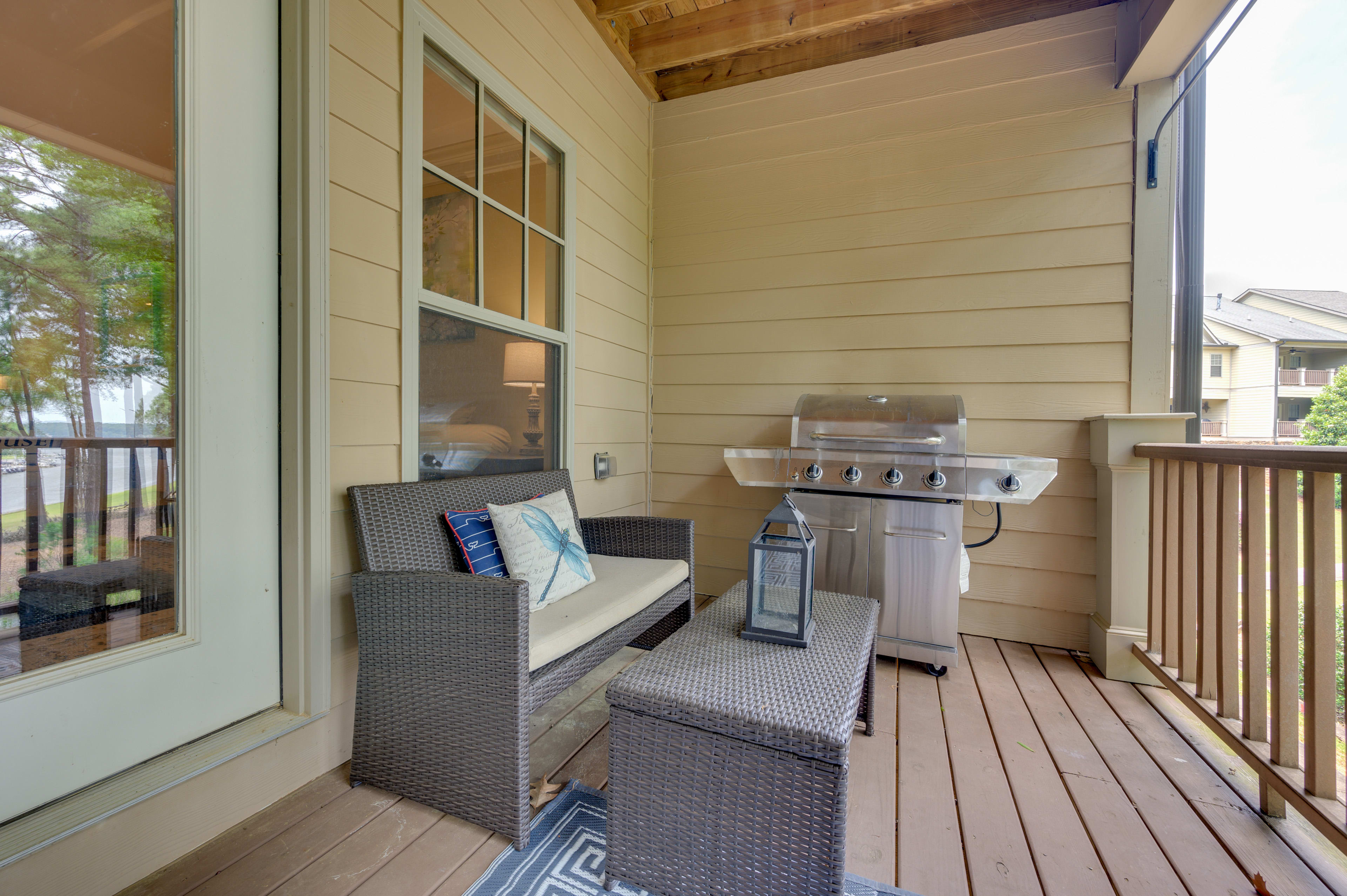 Balcony | Gas Grill | Outdoor Seating | Free WiFi