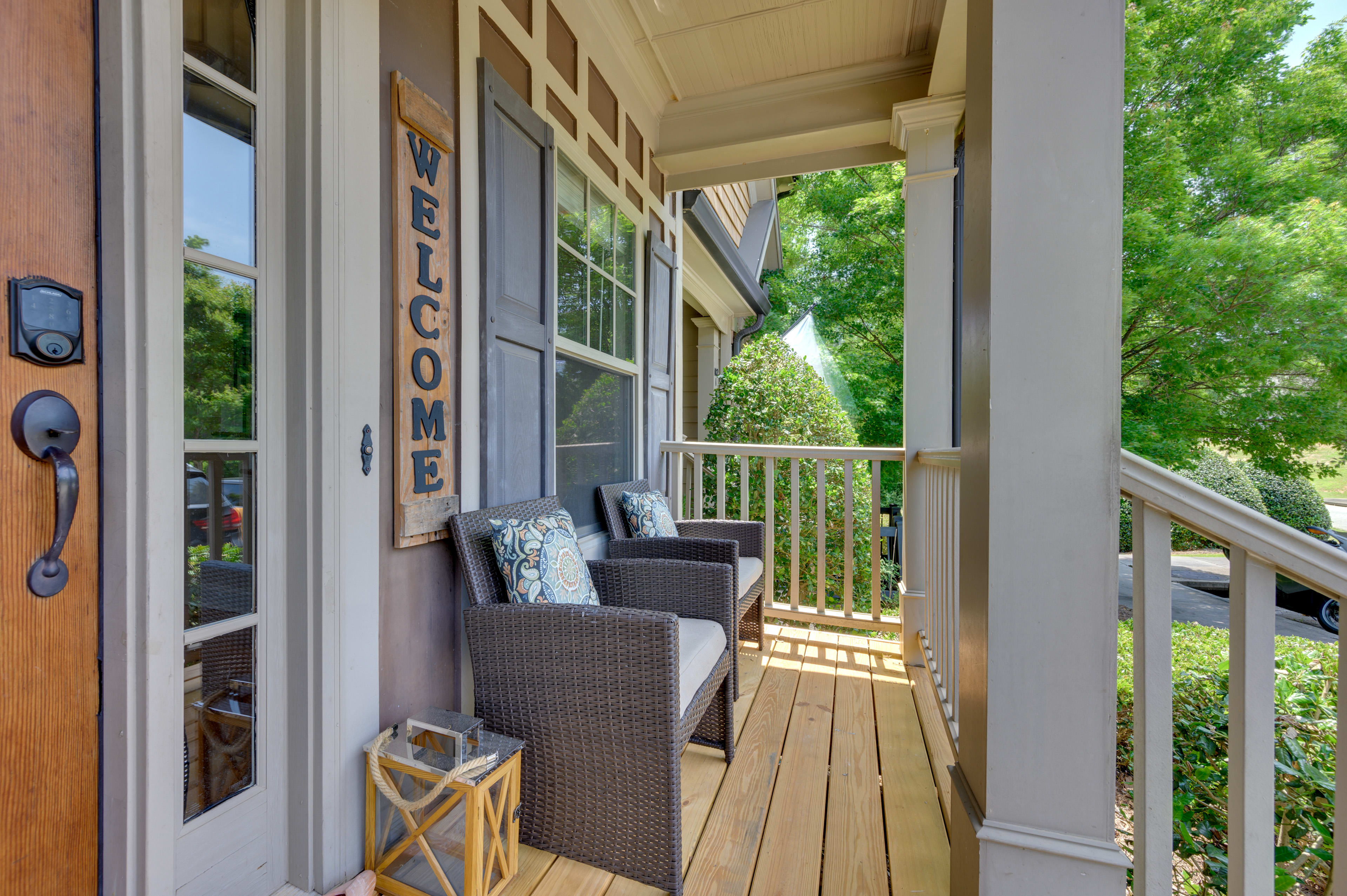 Porch | Outdoor Seating