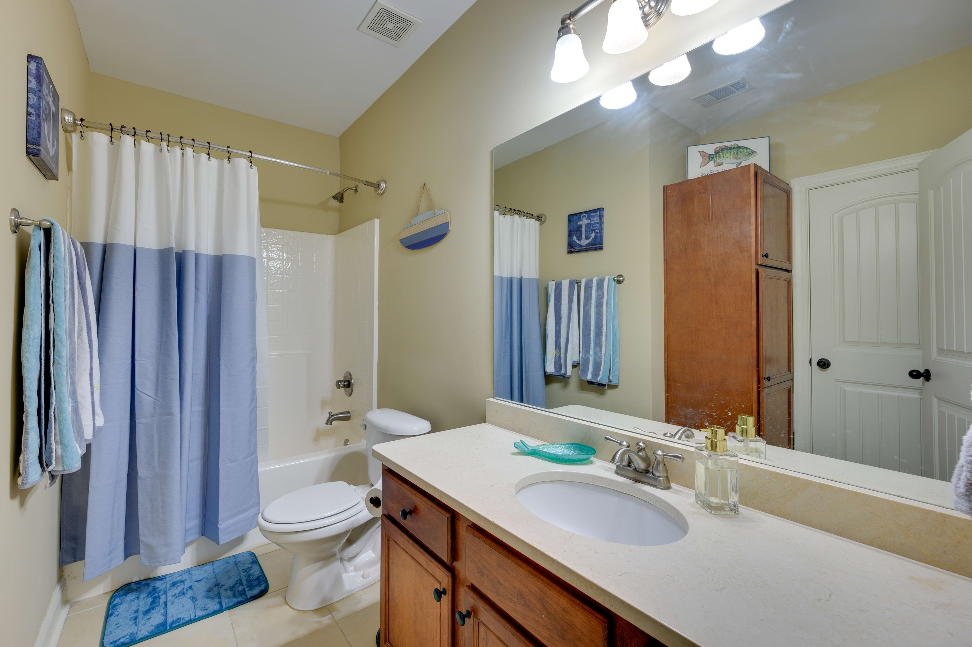 Full Bathroom | Basement | Shower/Tub Combo