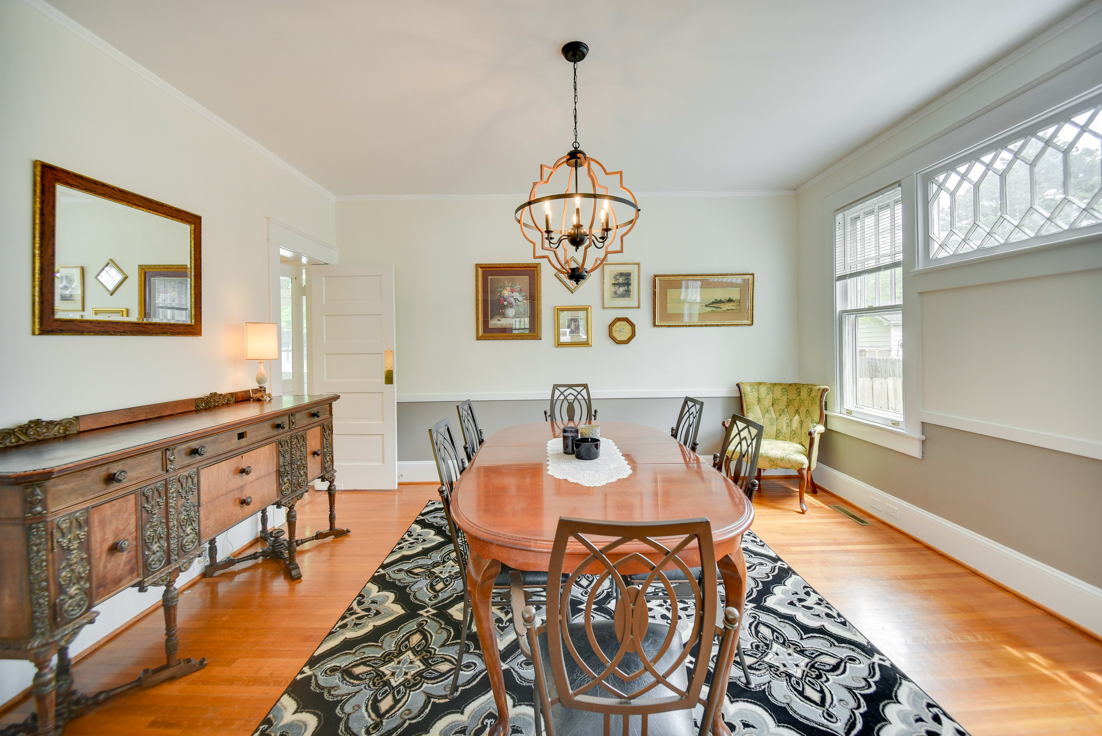 Dining Room | Dishware & Flatware Provided