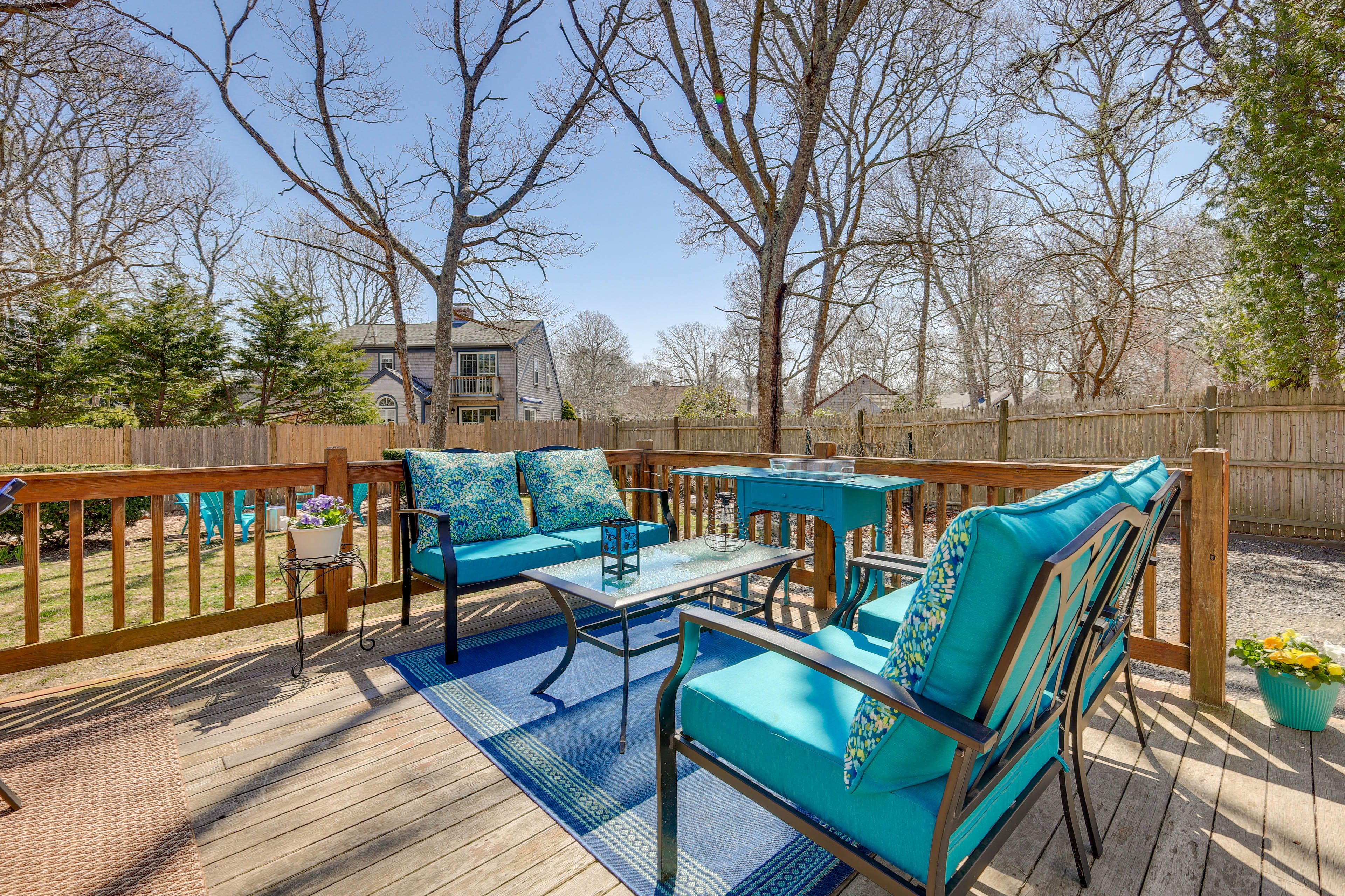 Deck | Outdoor Seating & Dining Areas