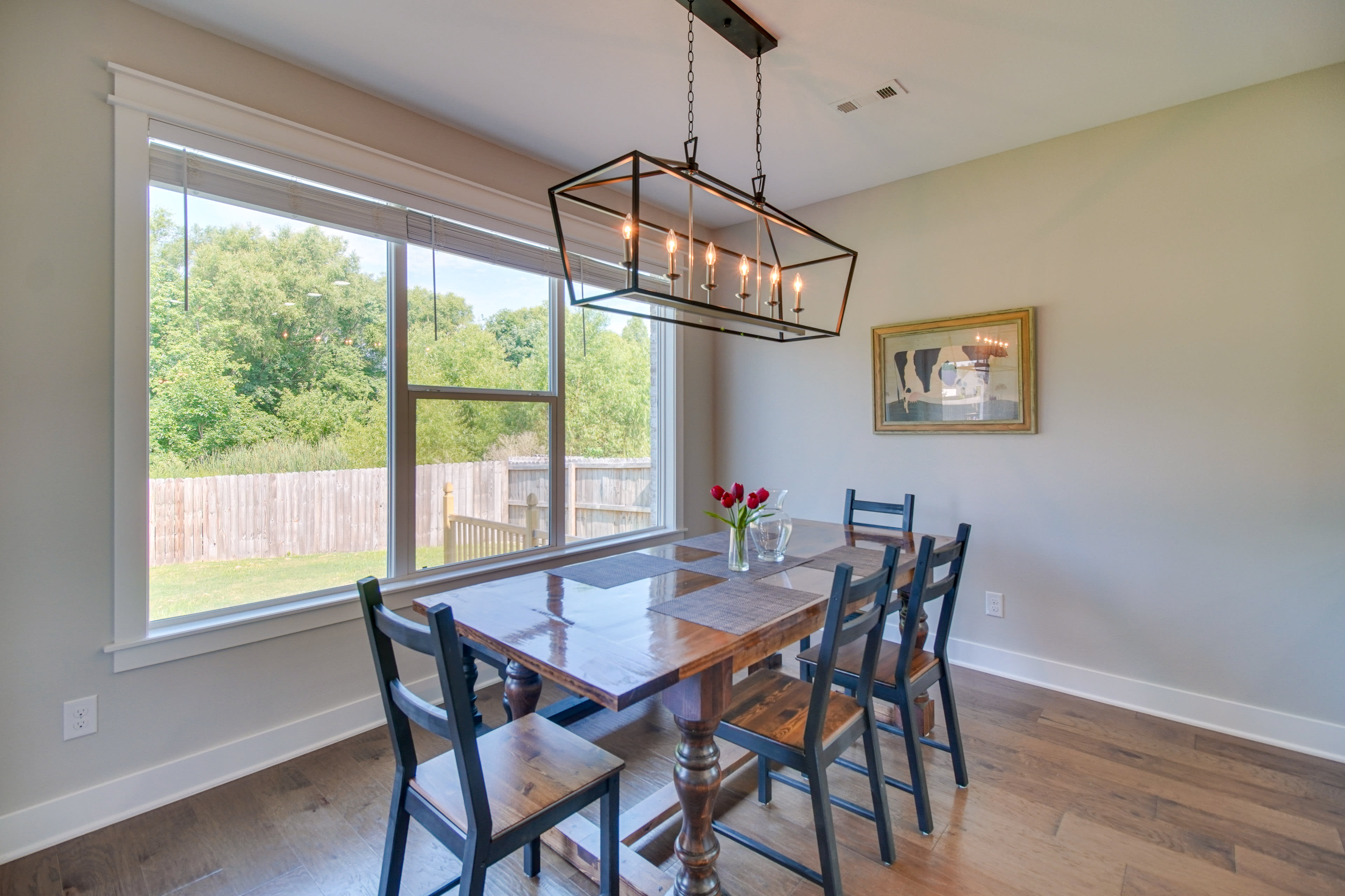 Dining Area | Dishware/Flatware