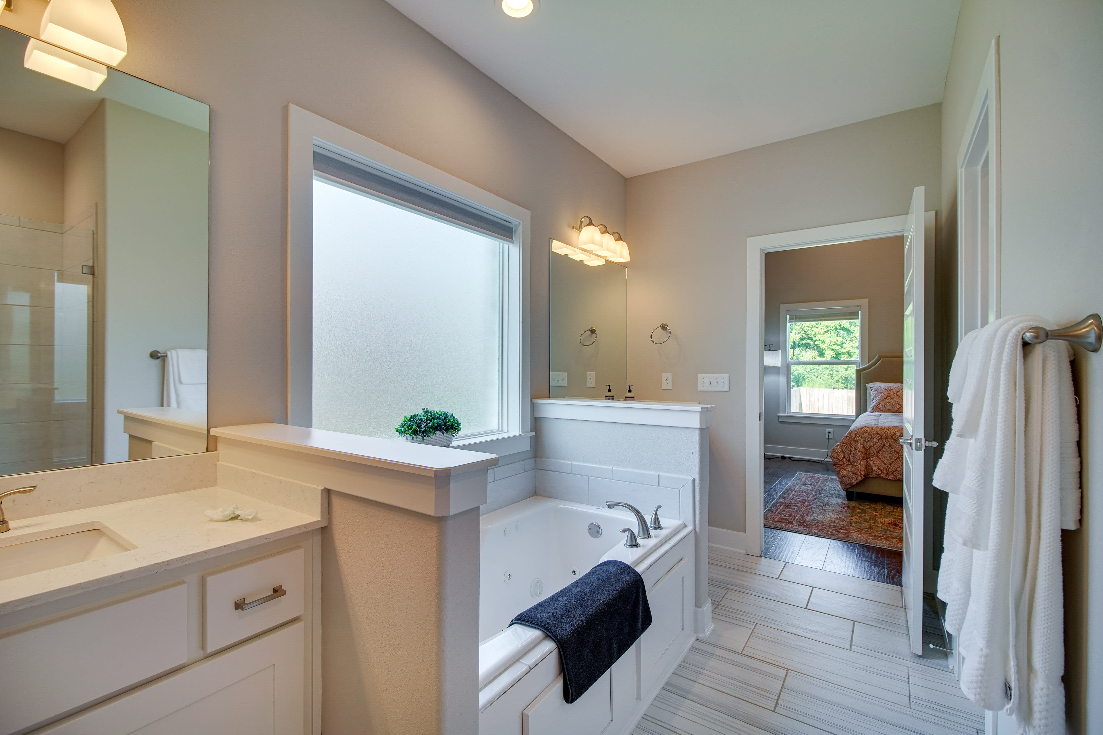 Full Bathroom | Complimentary Toiletries | Jetted Tub