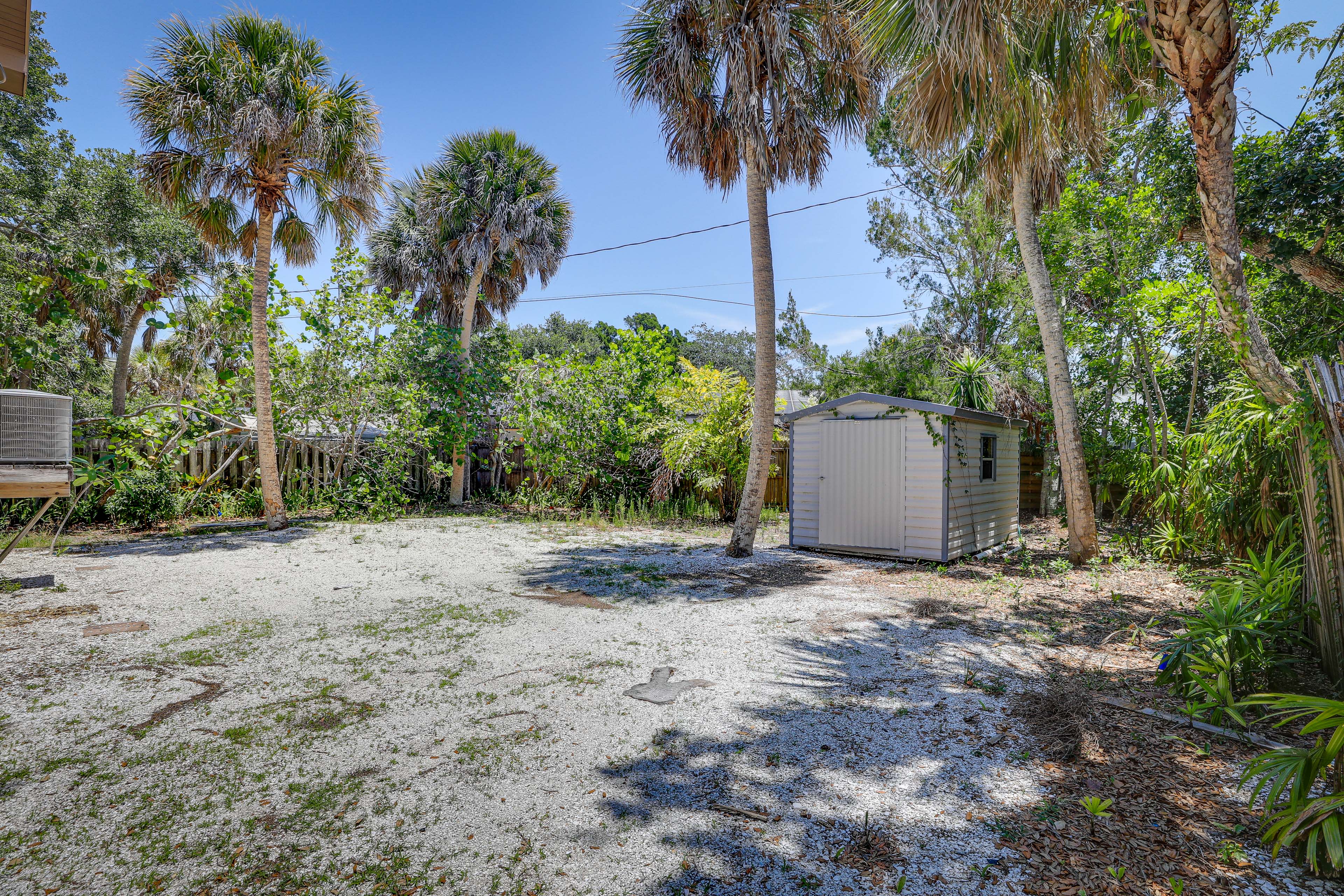 Driveway | Parking for 5 Vehicles