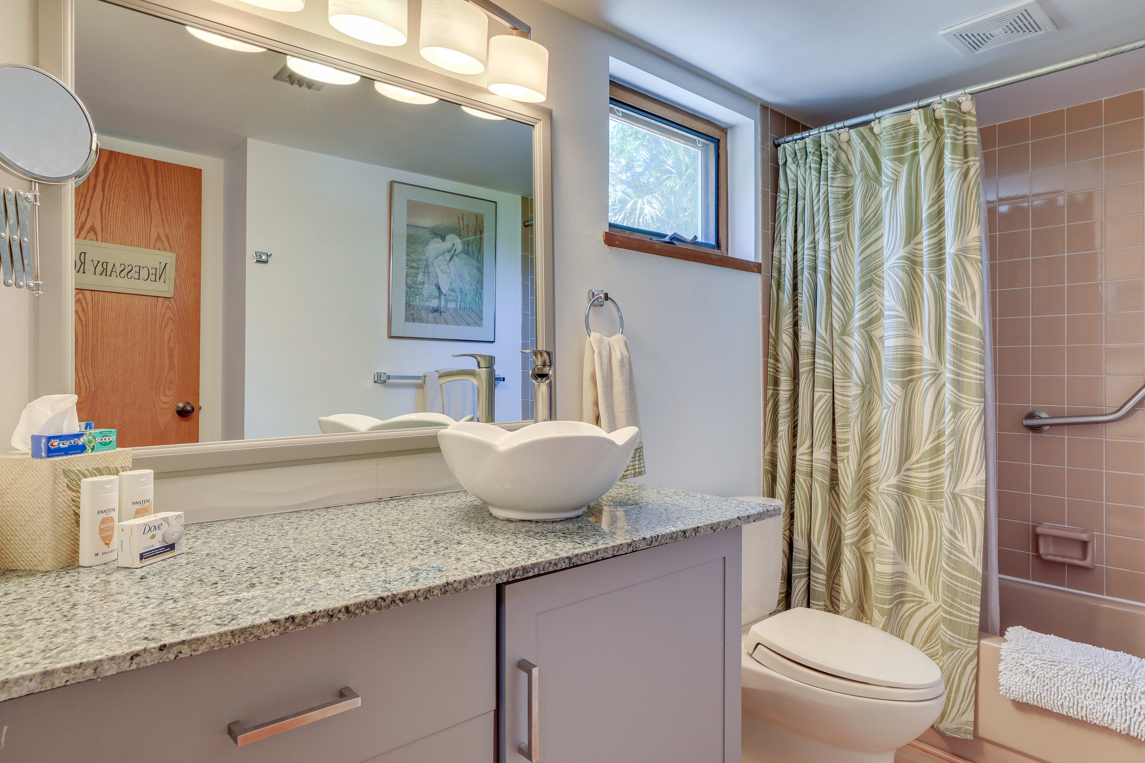 Full Bathroom | In-Unit Laundry