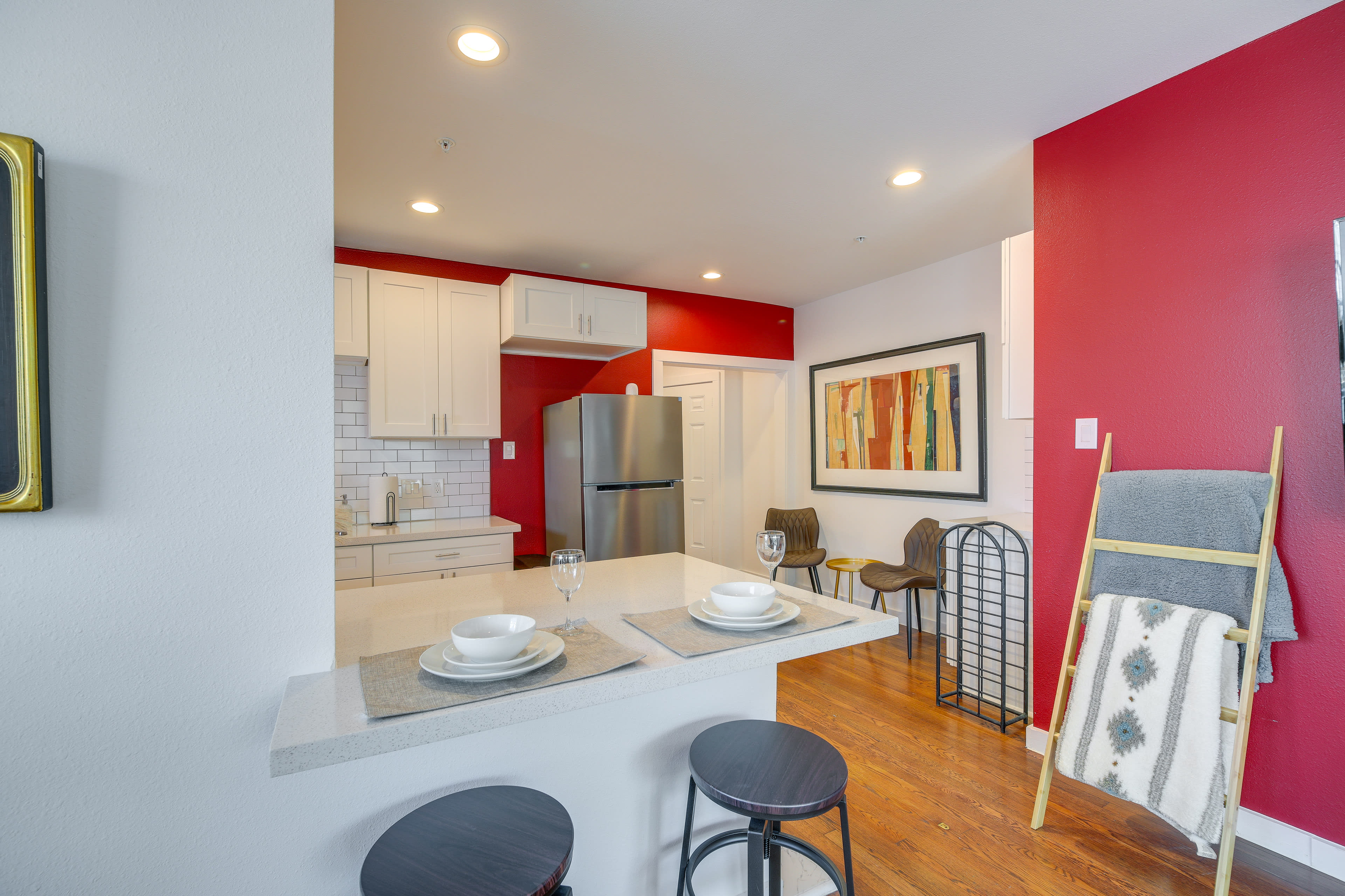 Dining Area | Dishware & Flatware