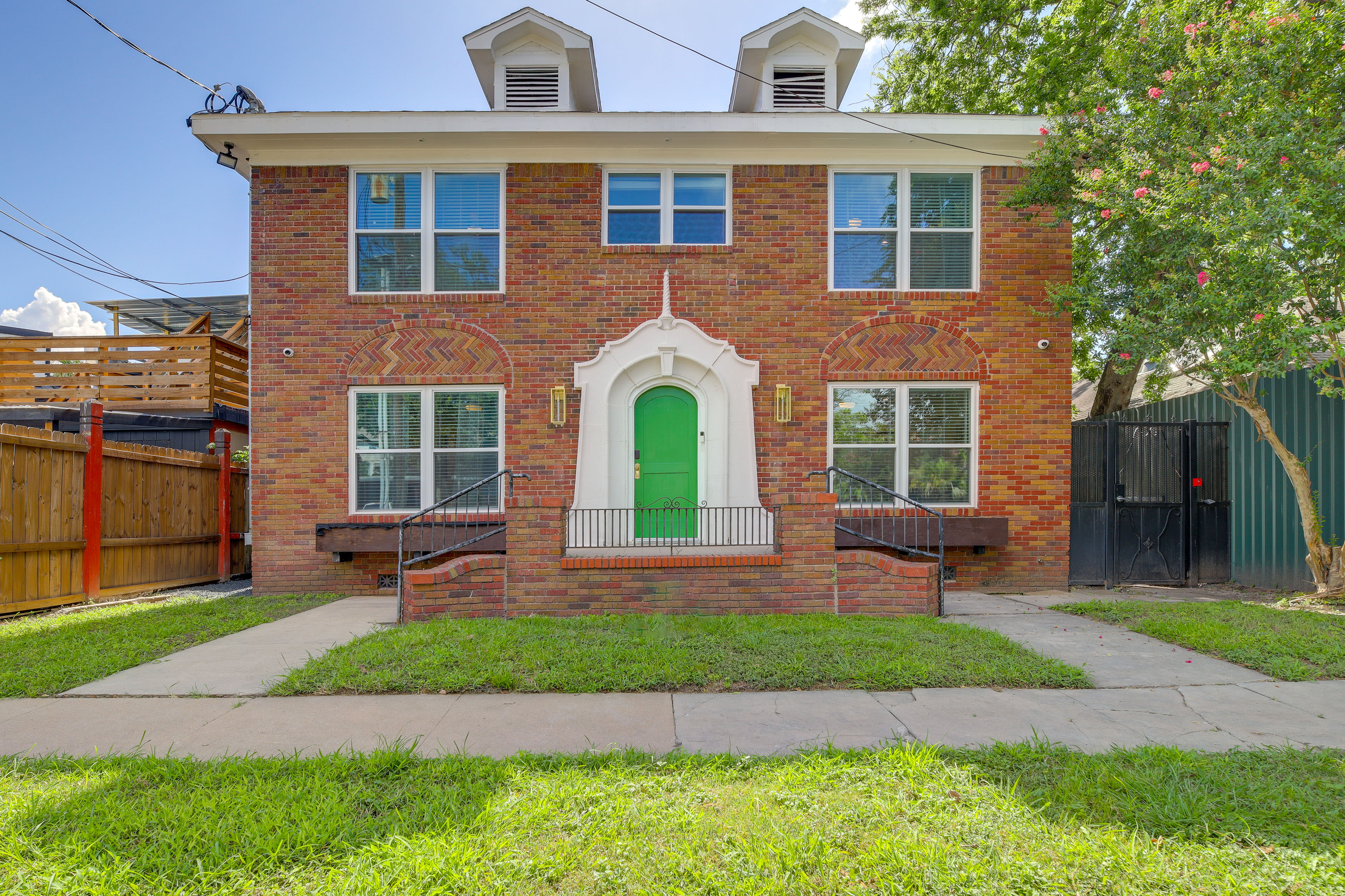 Exterior | Single-Story Apartment | 2nd-Floor Unit