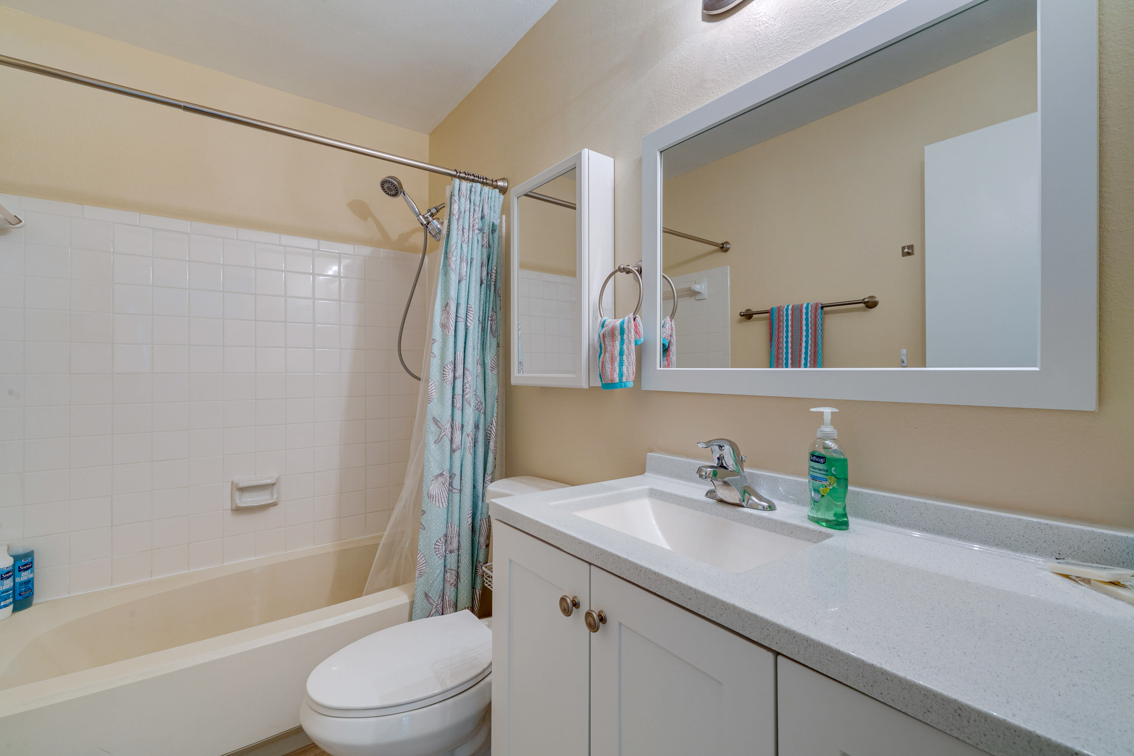 Full Bathroom | Complimentary Toiletries