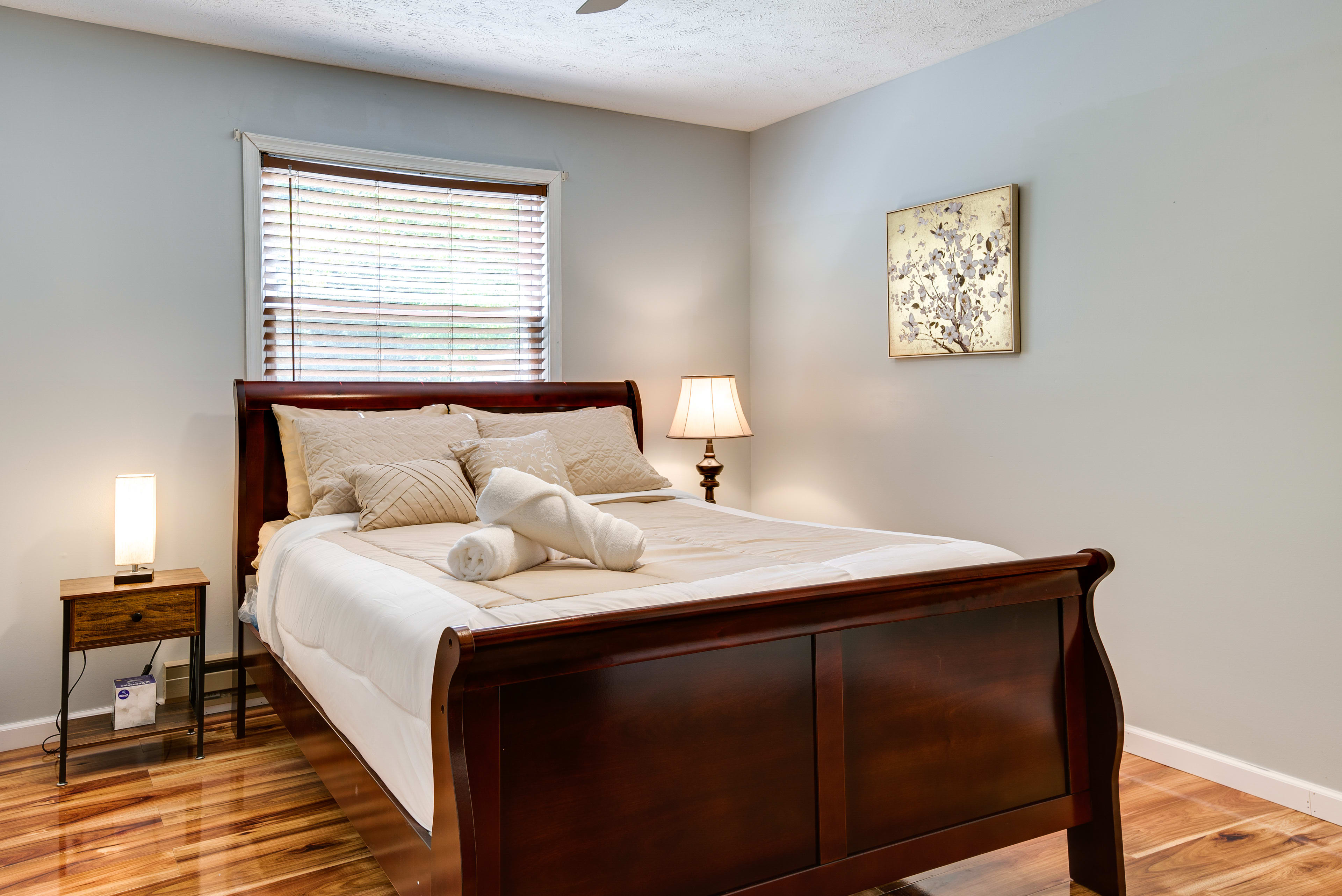 Bedroom 1 | Queen Bed | 1st Floor | Linens Provided