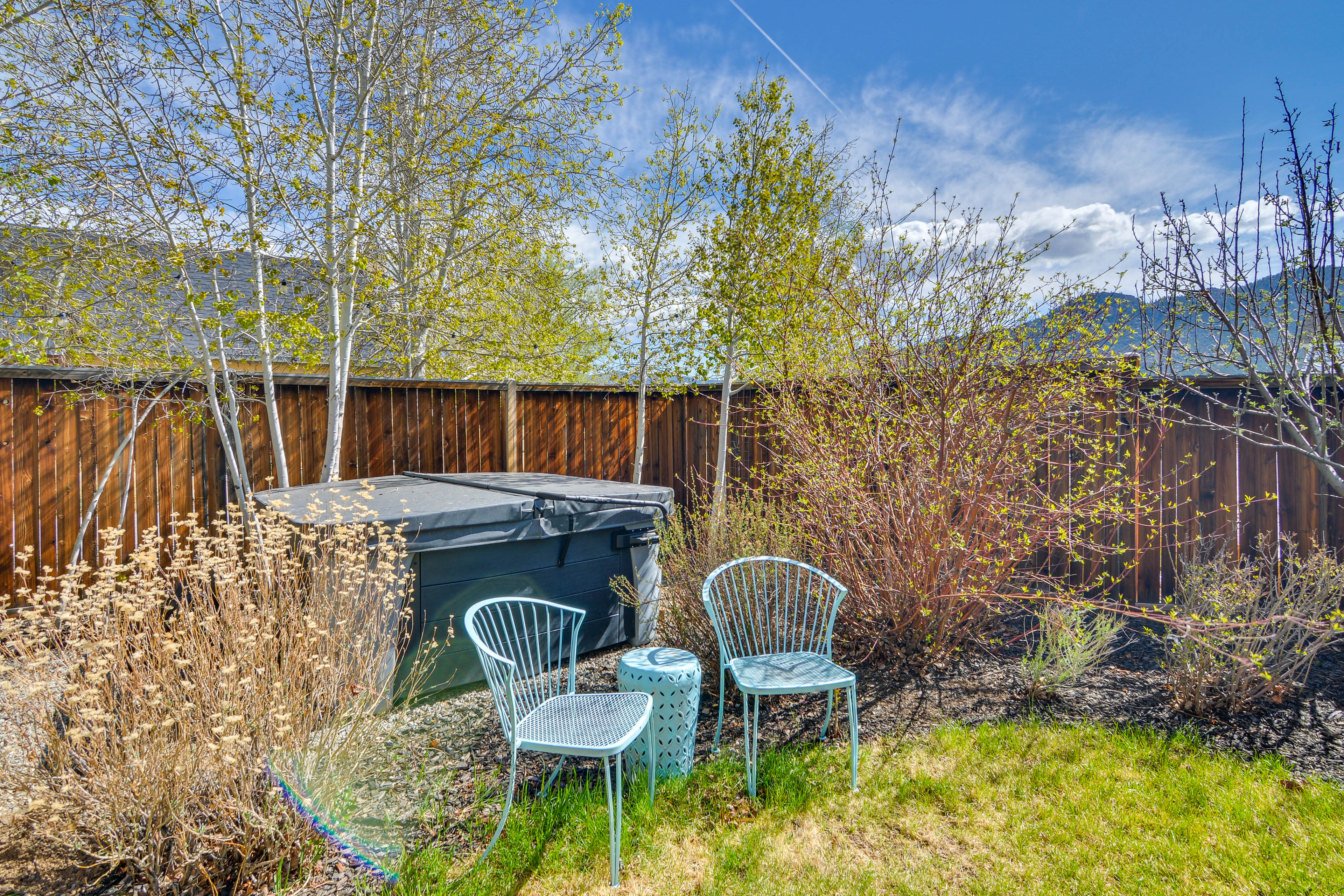 Private Yard | Hot Tub | Outdoor Seating | Mountain Views