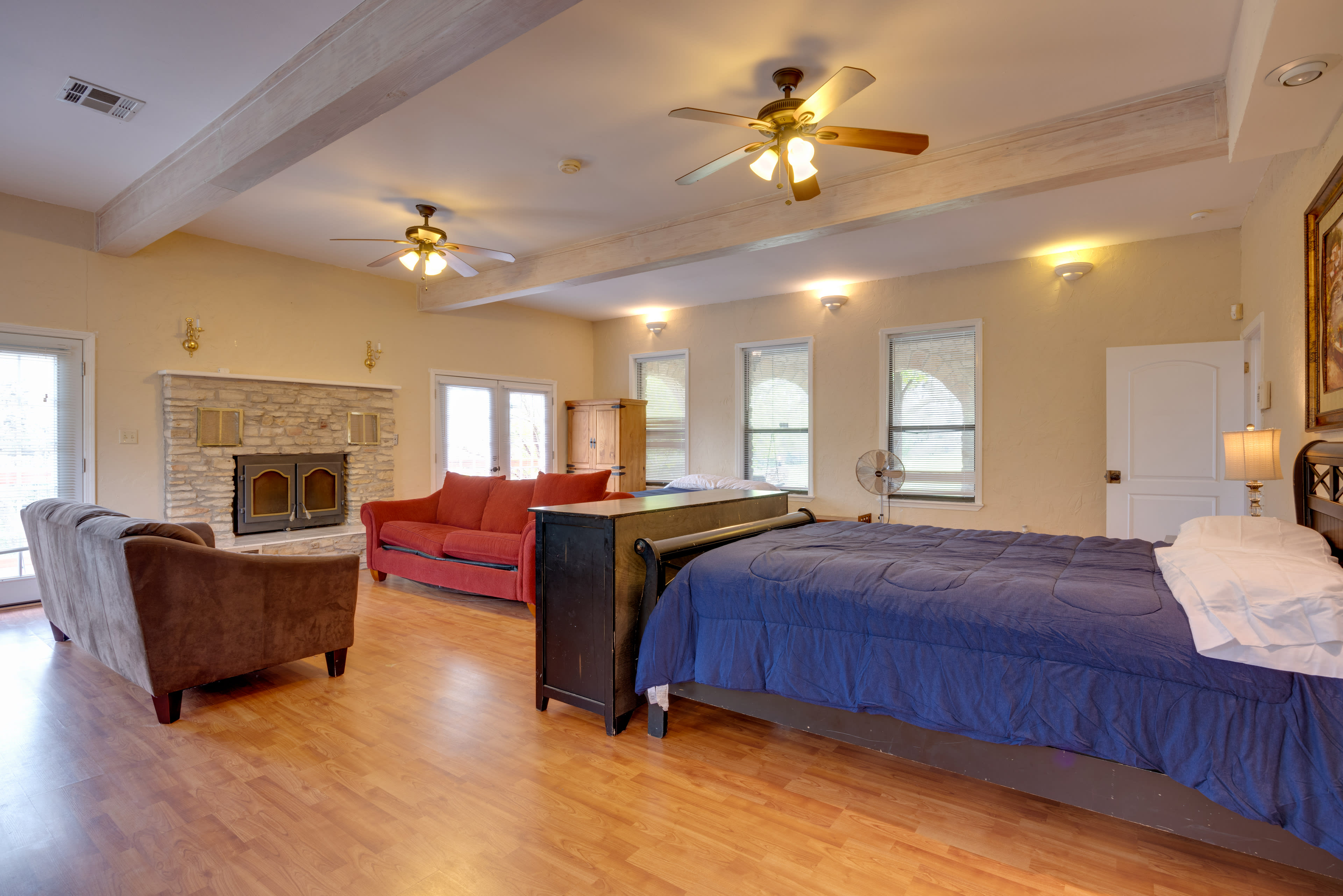 Bedroom 2 | Queen Bed | Full Bed | Twin Bed | 1st Floor