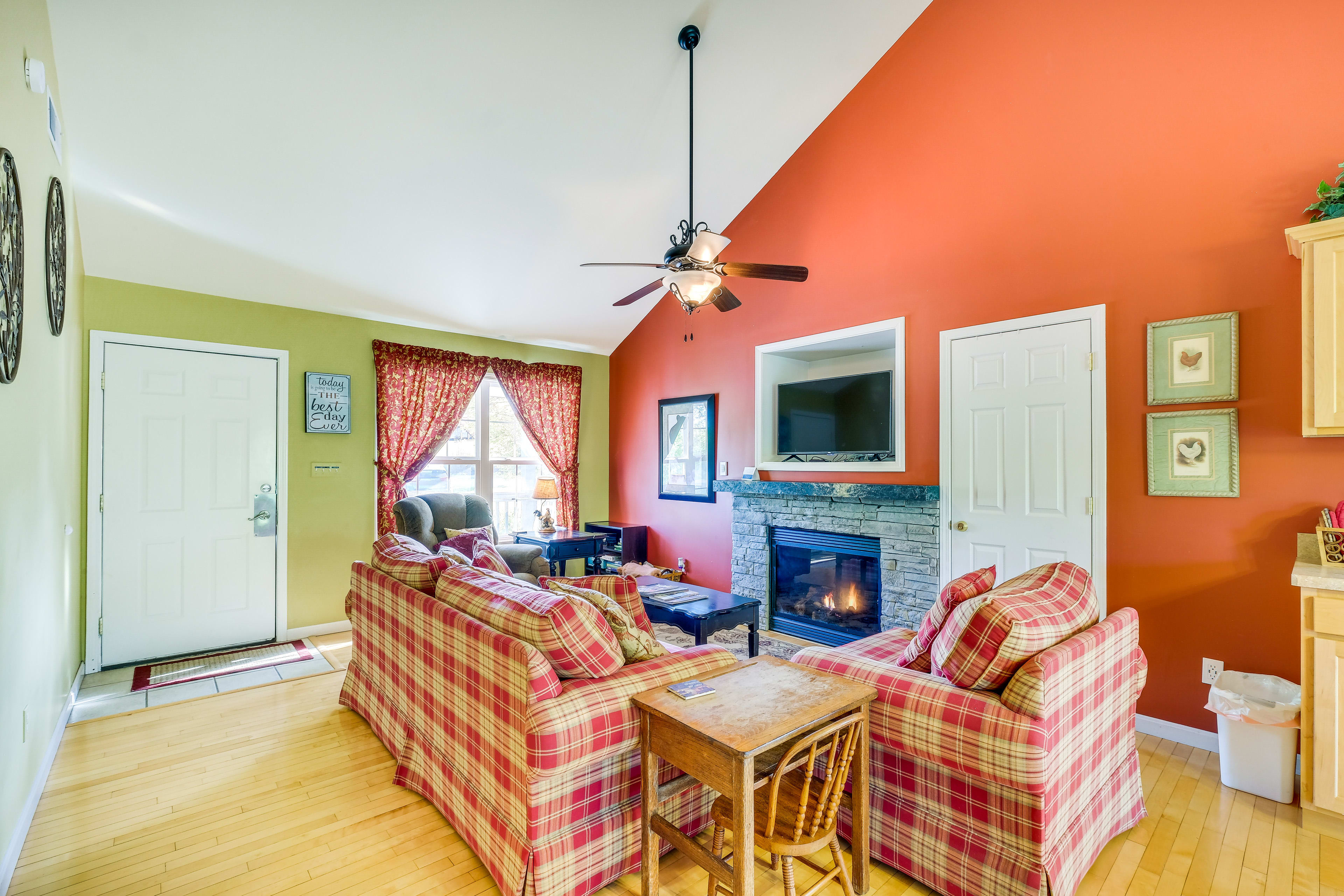 Living Room | Main Level | Smart TV | Fireplace