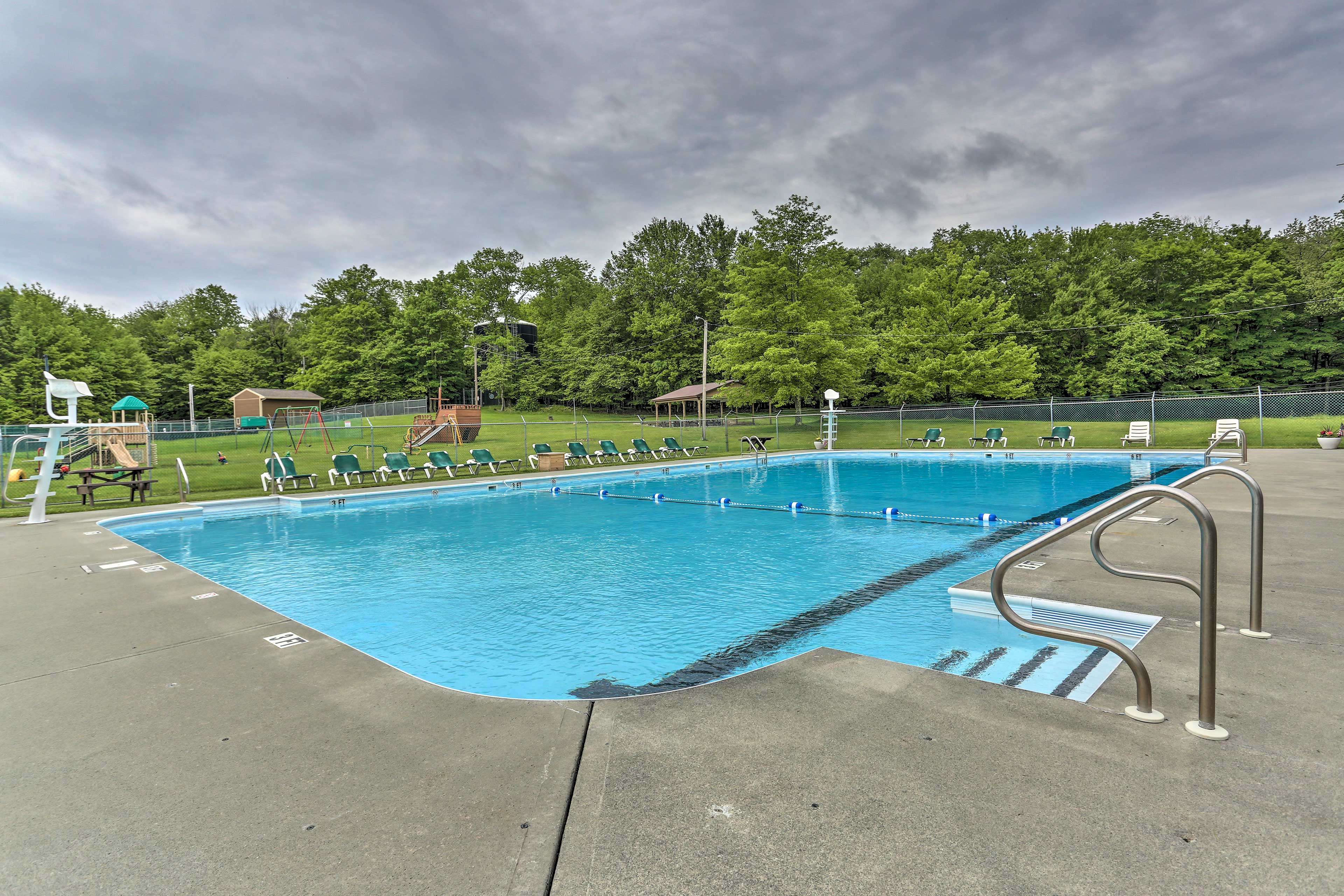 Indian Rocks | Community Amenities | Outdoor Pool