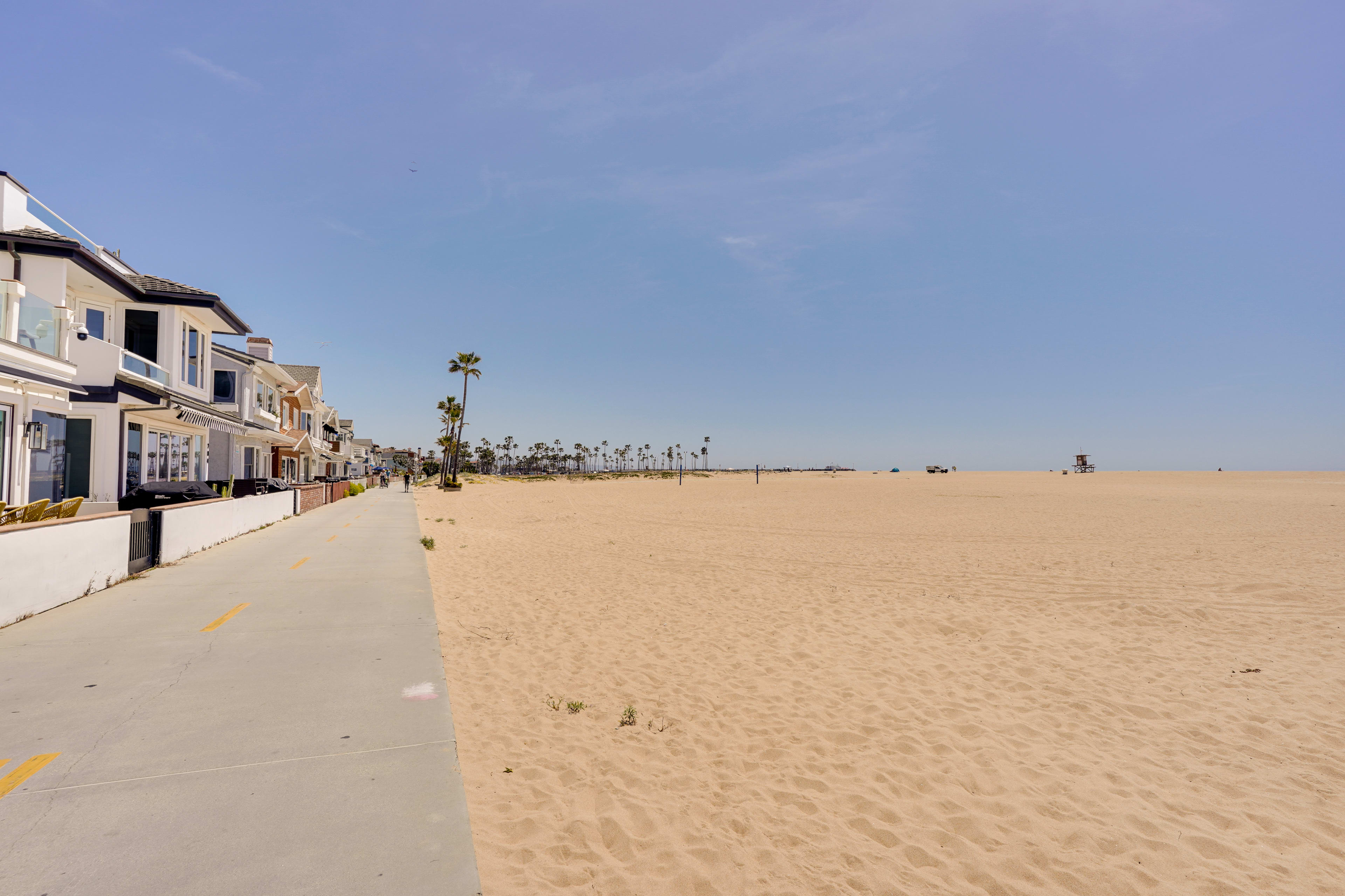 Walk to Beach & Pier