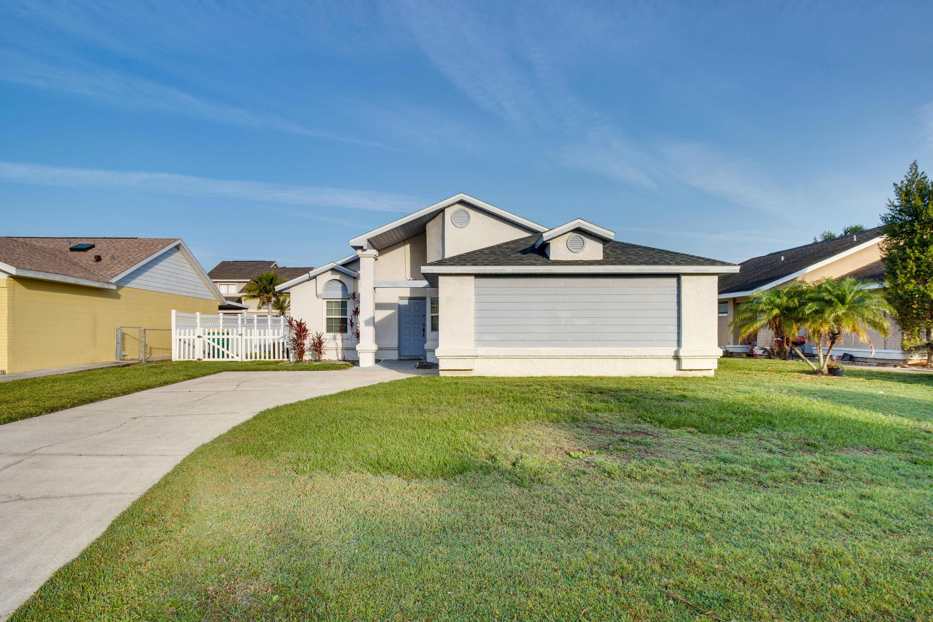 Single-Story Home | 2 Exterior Security Cameras (Facing Out)