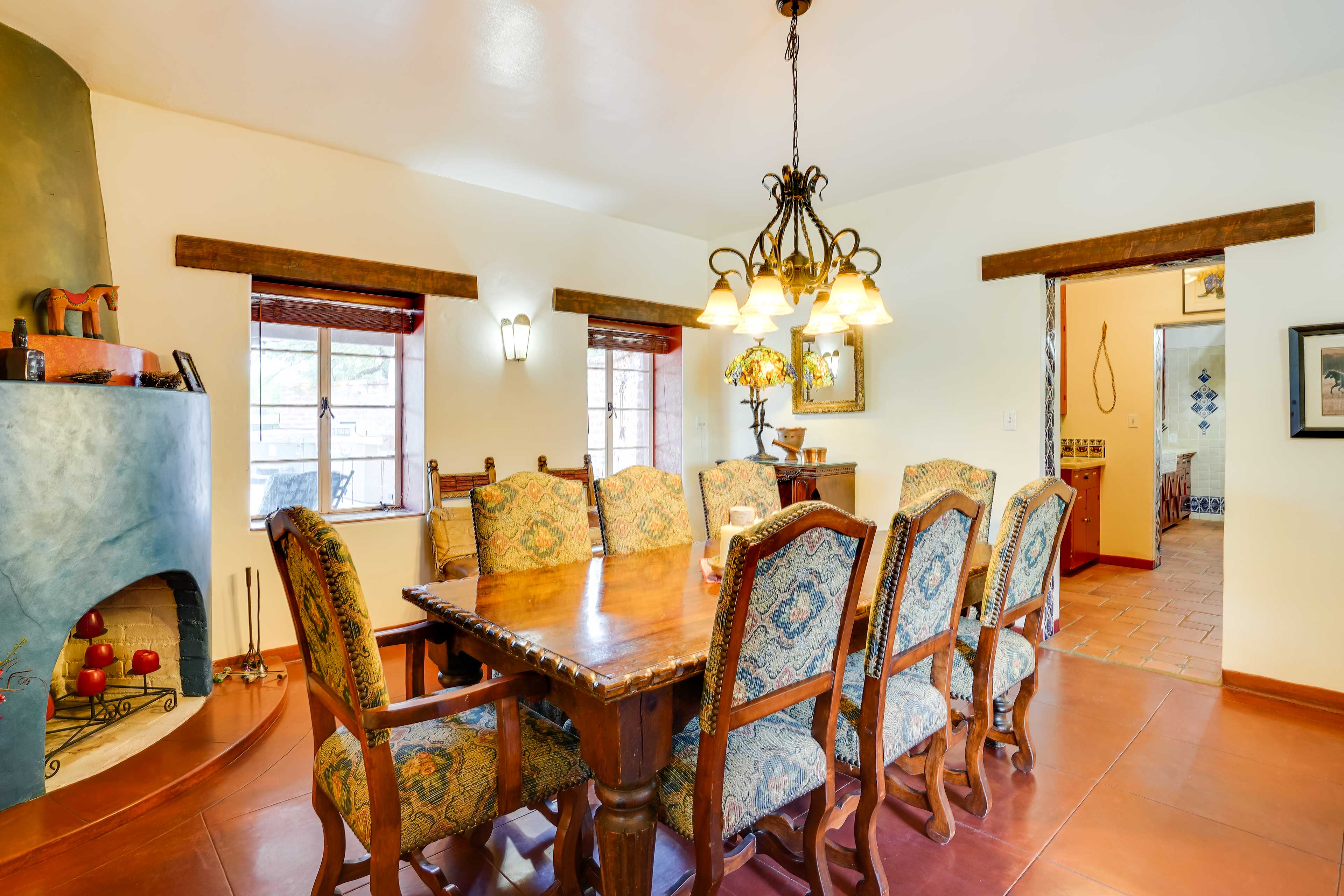 Dining Area | Dishware & Flatware Provided | Central A/C & Heating