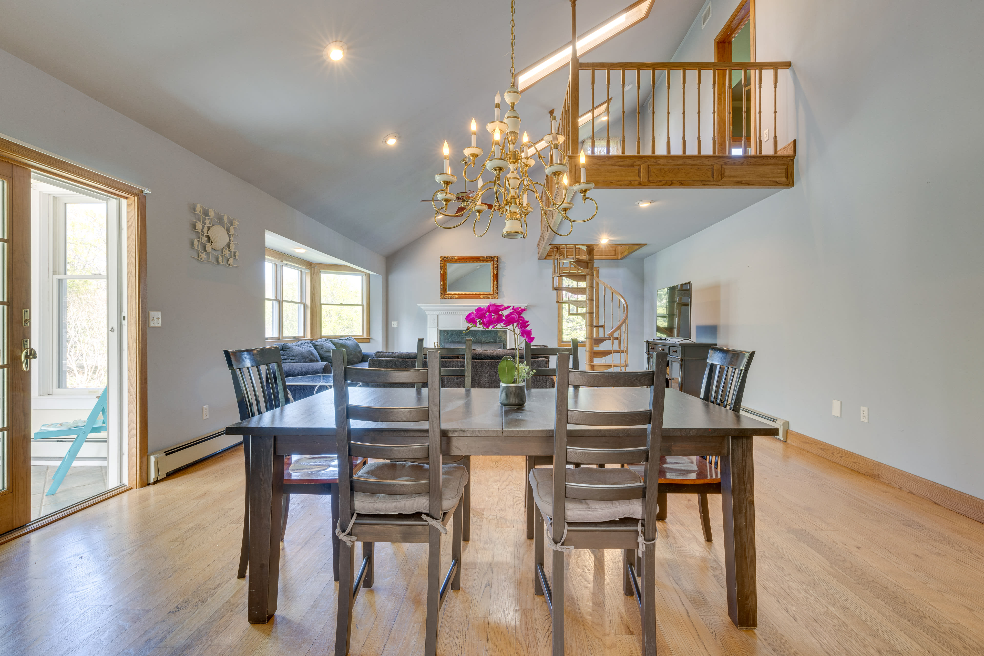 Dining Area | 1st Floor